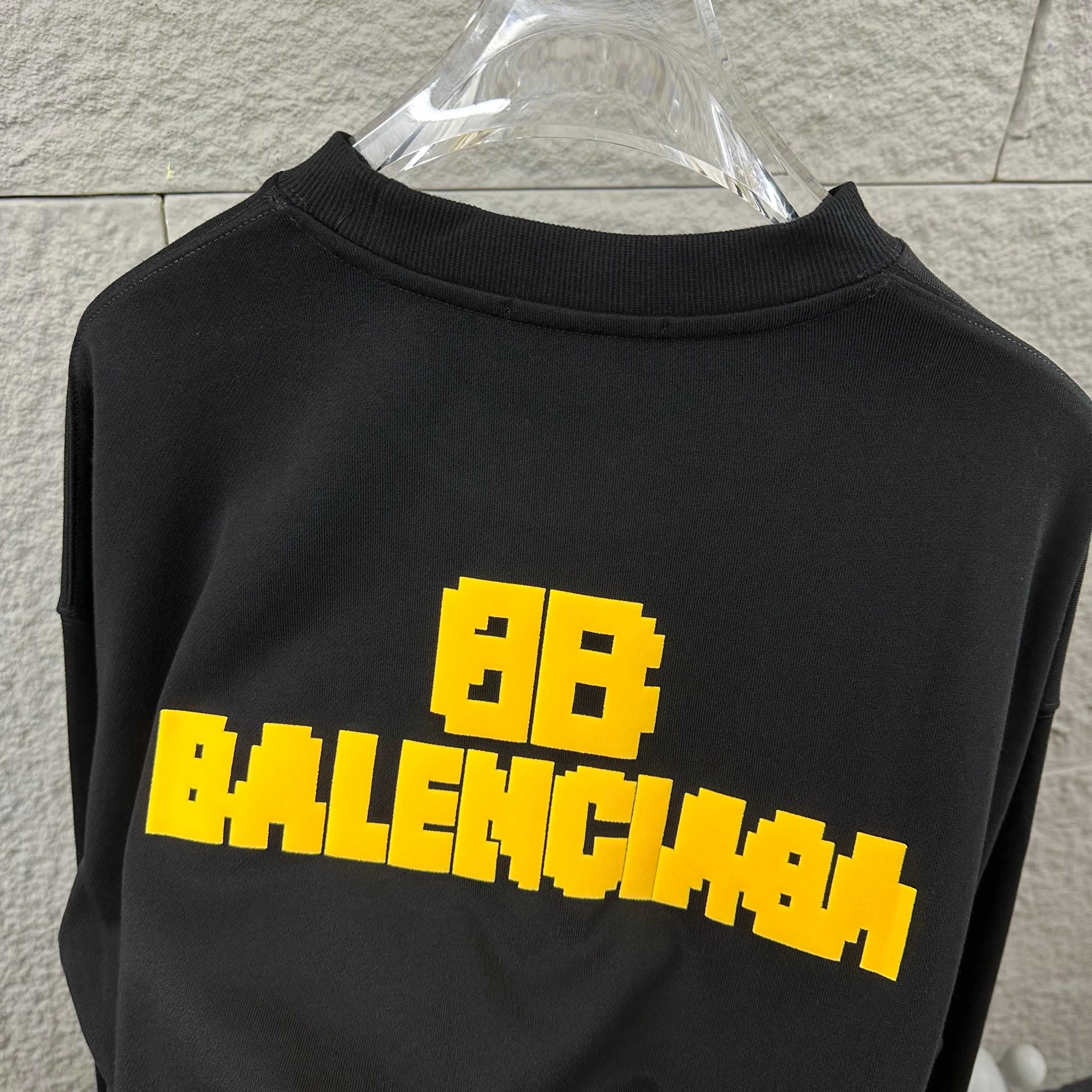 🅿️260 BALENCI*GA Paris 2025 early autumn and winter new long-sleeved sweatshirt Classic letter three-dimensional foaming technology Customized terry fabric Round neck pullover Unisex color Color: black white Size: S (90-130 pounds) M (120-150 pounds) L (140-165 pounds) XL (160-180 pounds) XXL (180-210 pounds)