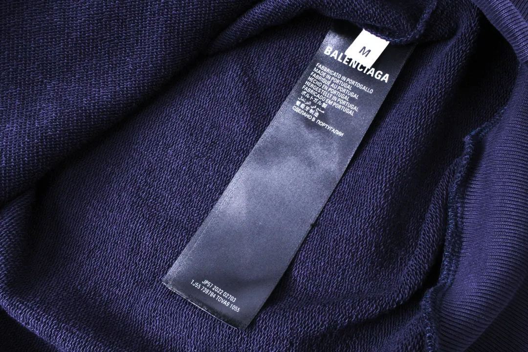 🅿️316 Detailed picture [Top version. Official website quality] BALENCI*GA/Paris BALENCI*GA#NICE letter printed hooded sweatshirt. New product for autumn and winter 2023. Purchase the original board for the first time to customize. Color printing. Washed and worn to be consistent with the original board. Welcome to compare. Brick cabinet synchronization. The fabric is made of Paris ZP custom-woven and dyed cotton double-yarn large parka. The weight is 450 grams. The cloth surface is clean. The cloth pattern is clear. It is soft and comfortable. It has good color fastness and is not easy to change color. The threads are woven and dyed with no color difference. The printing uses a round machine hand-painted effect. No burrs. The color is the same as the original board. The whole piece of clothing is hand-made and worn. The brick cabinet is restored. The version adopts the OS loose shoulder version. Same style for men and women. Code: BL238033 Color: Gray purple. Apricot Size: XS S M L