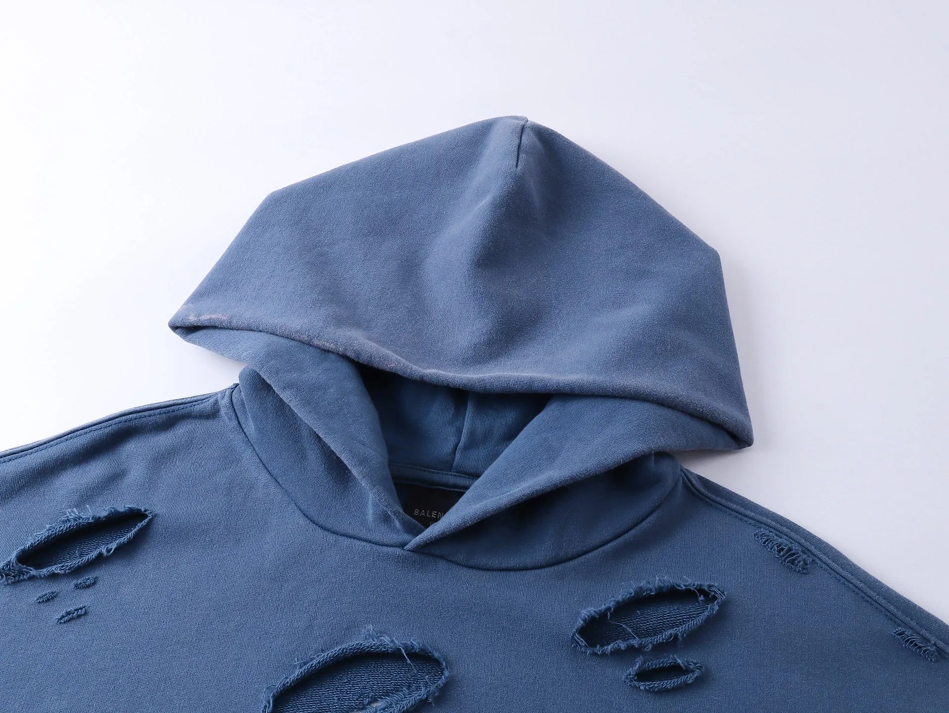 🅿️400 - BALENCI*GA Paris' latest 3M classic LOGO printed hooded long-sleeved sweatshirt on the chest. The front printing is made of imported environmentally friendly offset printing. The master manually positions and polishes the points by hand. The effect is three-dimensional. Exclusively pattern-matched, woven and dyed 460g fabric. Threads are dyed in the same vat with zero color difference. Brick cabinet synchronization. Welcome to compare. Same style for men and women -Color: washed black washed blue -SIZE: Xs S M L style number 8958#