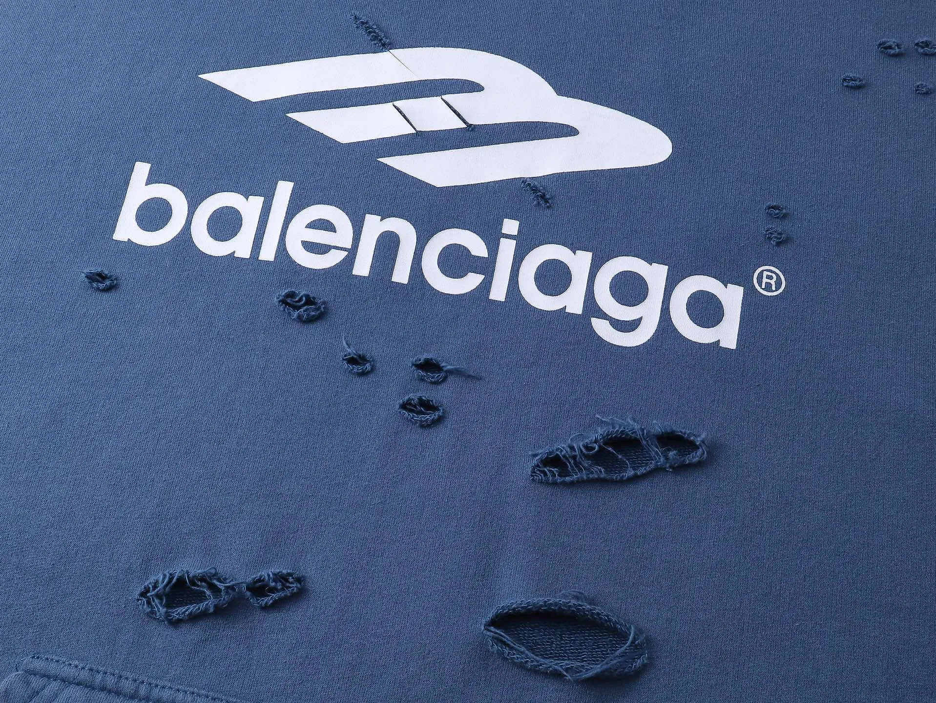 🅿️400 - BALENCI*GA Paris' latest 3M classic LOGO printed hooded long-sleeved sweatshirt on the chest. The front printing is made of imported environmentally friendly offset printing. The master manually positions and polishes the points by hand. The effect is three-dimensional. Exclusively pattern-matched, woven and dyed 460g fabric. Threads are dyed in the same vat with zero color difference. Brick cabinet synchronization. Welcome to compare. Same style for men and women -Color: washed black washed blue -SIZE: Xs S M L style number 8958#