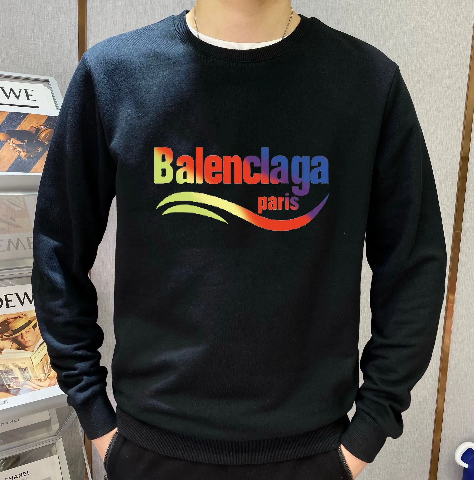 🅿️220 brand [BALENCIAGA] (good news for fat people) 2025ss autumn latest long-sleeved round-neck sweatshirt, available simultaneously on the official website. Refreshing and breathable. Made of top Tencel Roman. Comfortable and soft. 3D stereoscopic clarity. Super fashion sense. Great gift for your own use. Size: M-5XL (can be worn up to 220 pounds)