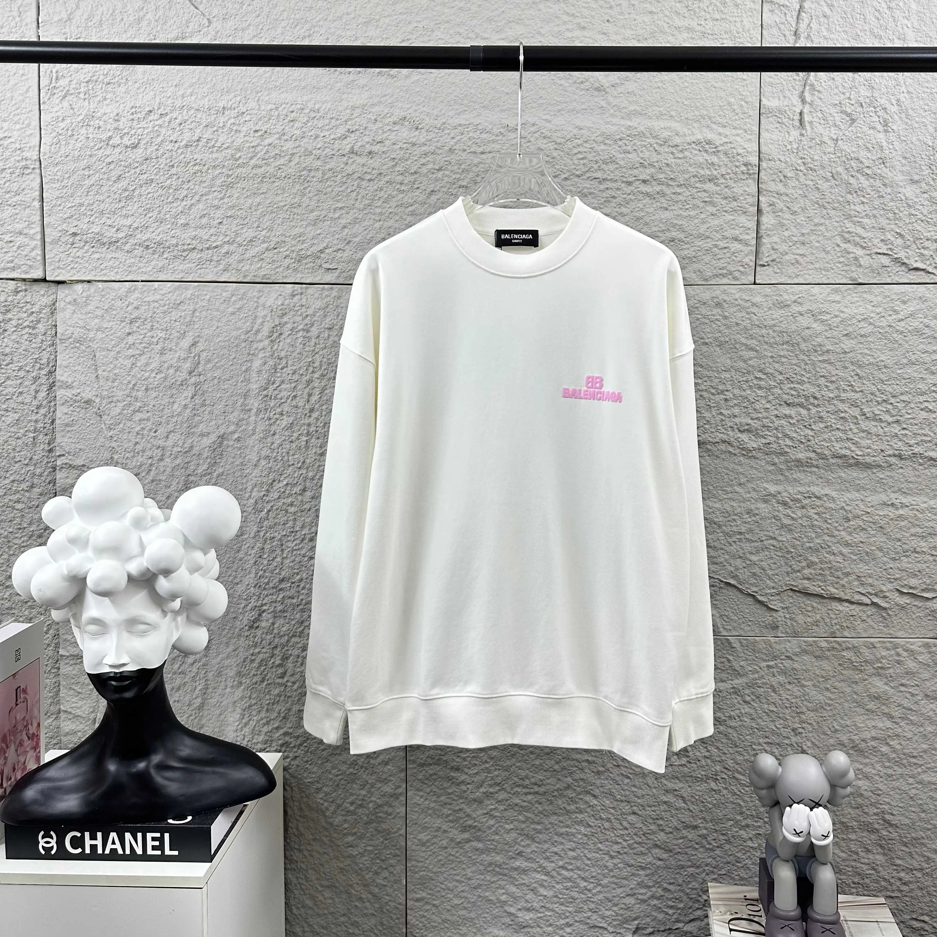 🅿️260 BALENCI*GA Paris 2025 early autumn and winter new long-sleeved sweatshirt Classic letter three-dimensional foaming technology Customized terry fabric Round neck pullover Unisex color Color: black white Size: S (90-130 pounds) M (120-150 pounds) L (140-165 pounds) XL (160-180 pounds) XXL (180-210 pounds)