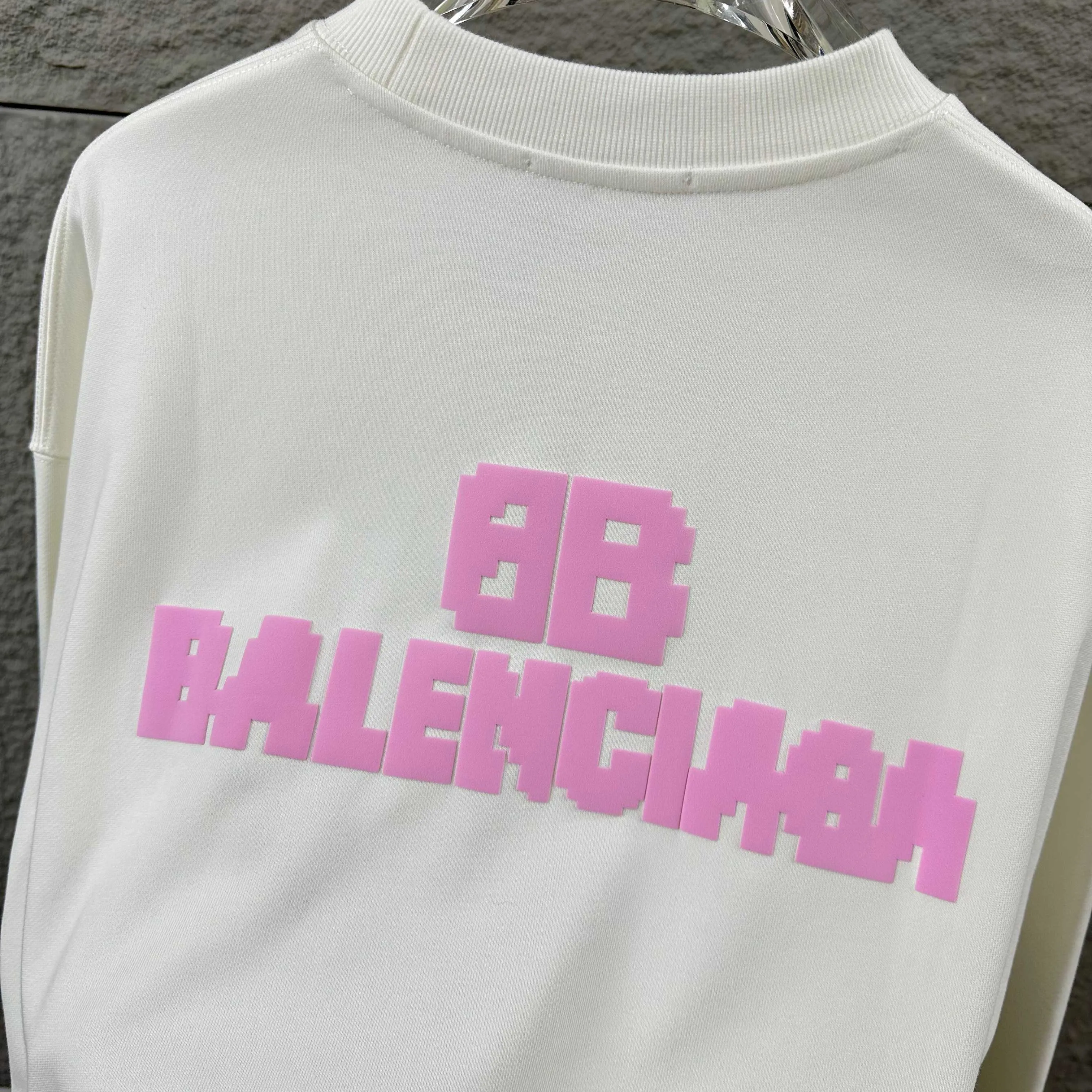 🅿️260 BALENCI*GA Paris 2025 early autumn and winter new long-sleeved sweatshirt Classic letter three-dimensional foaming technology Customized terry fabric Round neck pullover Unisex color Color: black white Size: S (90-130 pounds) M (120-150 pounds) L (140-165 pounds) XL (160-180 pounds) XXL (180-210 pounds)