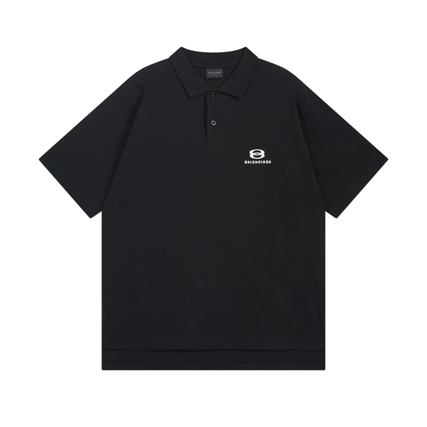 🅿️220 real photos [Top version. Official website quality] BALENCI*GA/Paris #2025 new Paris double-ring classic LOGO embroidered POLO shirt, with front and rear slit design, full of design, welcome to compare. The fabric is made of Paris ZP custom-woven and dyed cotton pique, with a weight of 260 grams. The cloth surface is clean. The cloth pattern is clear, soft and comfortable. The threads are woven and dyed with no color difference. The embroidered LOGO is embroidered using imported Tajima embroidery machine. The effect is three-dimensional. Restore the brick cabinet, adopt OS loose shoulder style. Same style for men and women. Coding: BL252215 Color: black, white Size: XS S M L