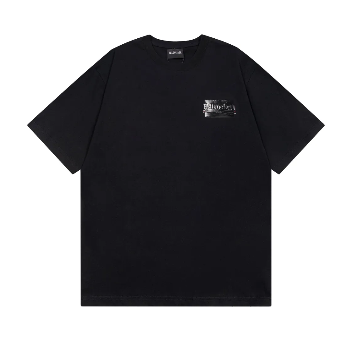 🅿️176 Detailed picture [Top version. Official website quality] BALENCI*GA/Paris#Classic. Coke embroidered black rubber short-sleeved T-shirt# The fabric is made of Paris ZP custom-woven and dyed cotton double yarn. Weighing 260 grams, the cloth surface is clean. The cloth pattern is clear, soft and comfortable. The color fastness is good. It is not easy to change color. The threads are dyed with no color difference. The classic pattern embroidery uses an imported embroidery machine, and the embroidery thread color is based on the original color. It is produced based on the pictures in the Jubie market. The letters are clear. The three-dimensional effect is strong. The embroidered flowers are laminated on the finished product. The version adopts OS loose shoulder design. Same style for men and women. Code: BL223008 Color: black, off-white, ash, red Size: XS S M L