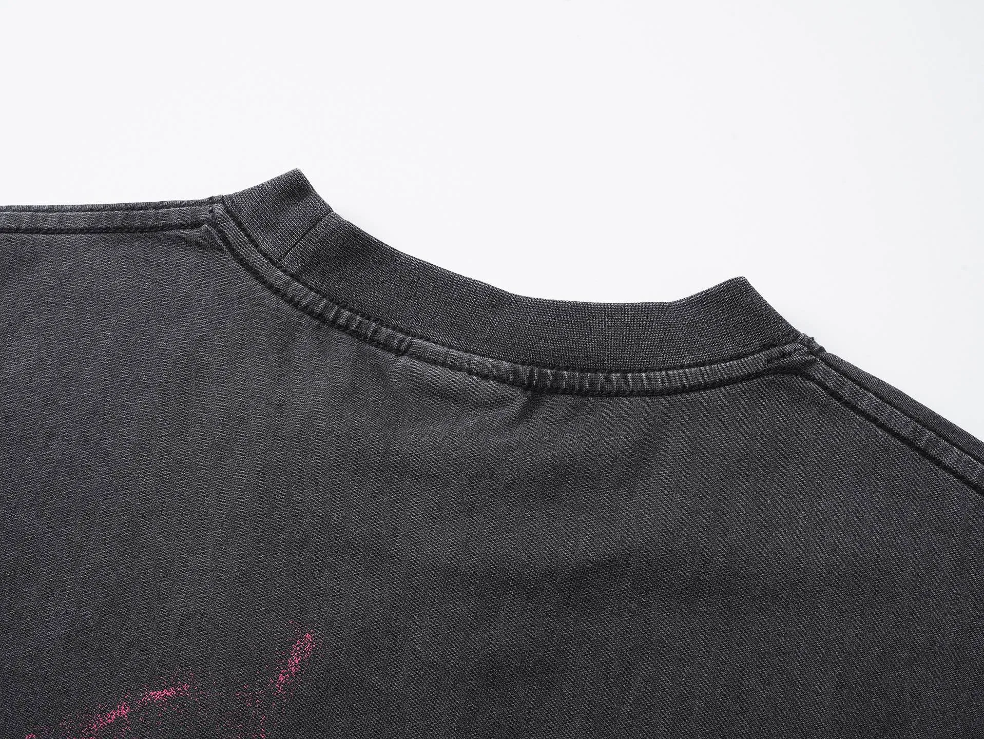 🅿️186 Note: Women’s version, real photos [Top version. Official website quality] BALENCI*GA/Paris #SS25 new style front and back wave print direct-injection printed washed short-sleeved T-shirt. 2025 spring and summer brick cabinet synchronization welcomes comparison. The fabric is made of Paris ZP custom-woven and dyed cotton double yarn, weighing 260 grams. The cloth surface is clean. The cloth pattern is clear, soft and comfortable. The threads are dyed with no color difference. The printing adopts computer direct printing, and the effect is three-dimensional. Restore the brick cabinet, adopt the medium version. Women's version Code: BL253731 Color: Washed black, sky blue Size: XS S M L