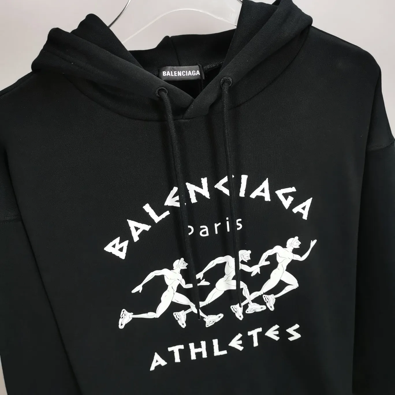 The top tested version of Balenciaga BALENCIAGA running men's running marathon pure cotton loose loose men's and women's couple's same style autumn and winter hoodie hooded sweatshirt. The printing uses imported glue, high covering screen technology, high printing accuracy and no tooth edges. Neat, refreshing, and clear texture. The fabric is made of 480g combed cotton fabric, which is full of drape! Color: Black White Dark Blue Size: XS-L P:450