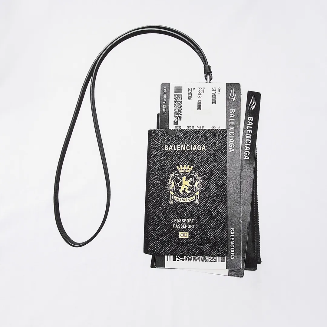 🅿️160 9119# Detailed picture Top version [[BALENCIA*GA] official website quality Paris new flight ticket passport card holder short-sleeved T-shirt OS version loose dropped shoulders Unisex style Fabric: 260 grams 100% cotton double yarn Technology: front panel digital direct printing Garment washing Shaping solid color Color: black white Size: XS S M L