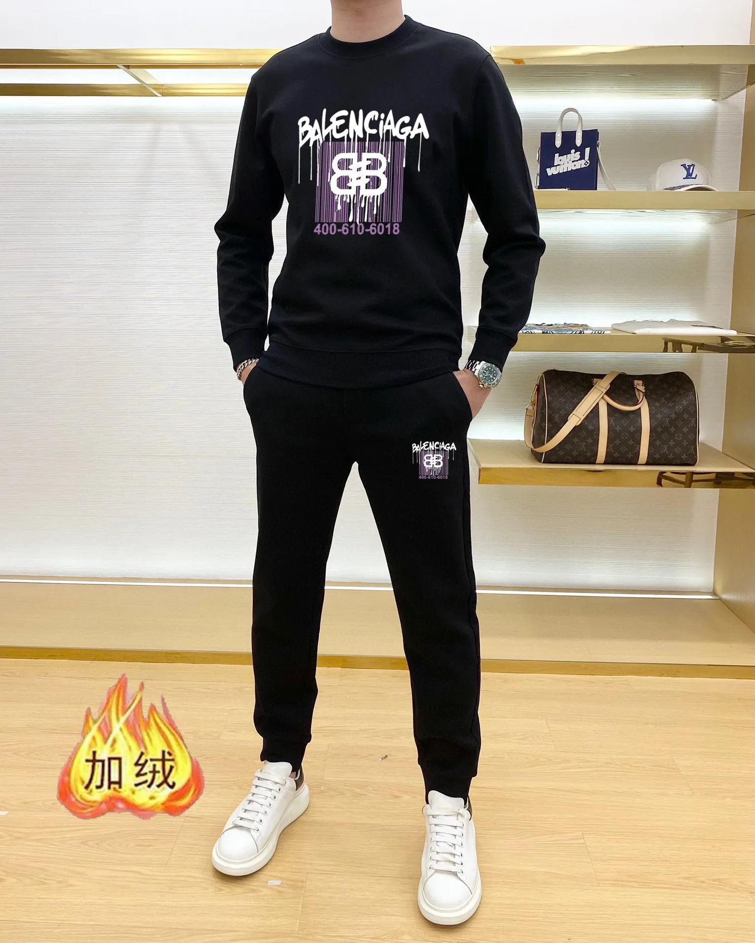 🅿️400 brand [BALENCIAGA] (velvet and thickened) 2025 autumn and winter new products, celebrities' favorite fashion-flavored casual suits, clean and neat tailoring, full of urban style. Made of high-quality customized fabrics, the lining has excellent thermal insulation effect, feels soft and dry, and the upper body effect is crisp and stylish. The three-dimensional cutting process and the pattern are all of high standards, and the silhouette version has the right benefits! It is not tight at all, and you feel good when you put it on. So many top-quality raw materials create high-end products with unparalleled value. It is the first choice for high-end fashion people. (Size: M-4XL can wear up to 200 pounds)
