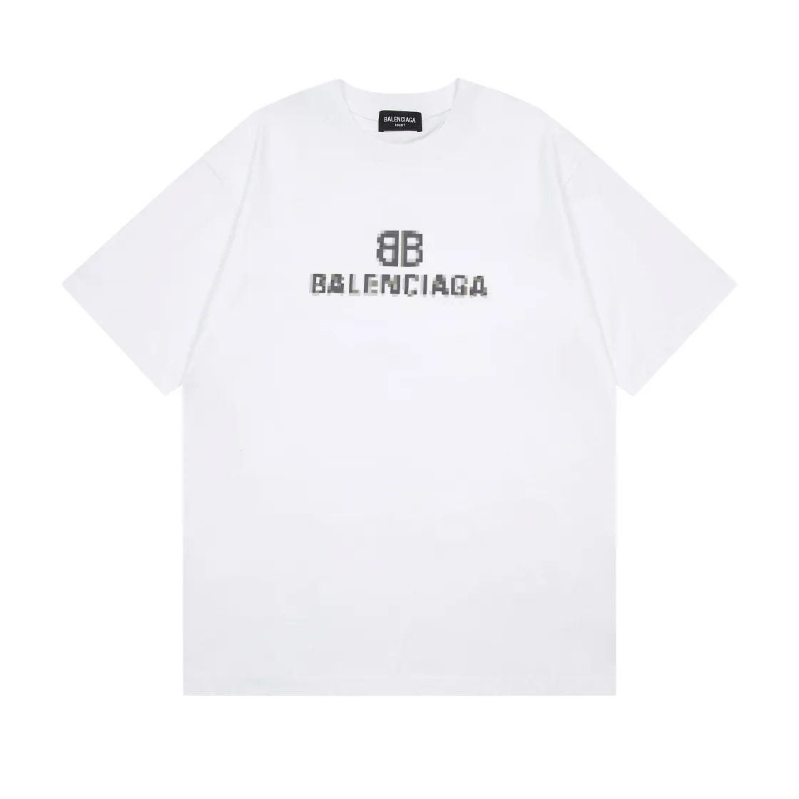 🅿️166 Detailed picture [Top version. Official website quality] BALENCI*GA/Paris. Classic model. BALENCI*GA#phantom BB direct-printed short-sleeved T-shirt. Brick cabinet synchronization. The fabric is made of Paris ZP custom-woven and dyed 100% cotton double yarn compact cotton. The weight is 260 grams, the cloth surface is clean. The cloth pattern is clear, soft and comfortable. The threads are woven and dyed with no color difference. The classic pattern is printed with Kornit direct-injection printing, which has no hand feel and has a three-dimensional effect that restores the brick cabinet. The version adopts OS loose shoulder style. Same style for men and women. Code: BL223039 Color: Black. White Size: XS S M L