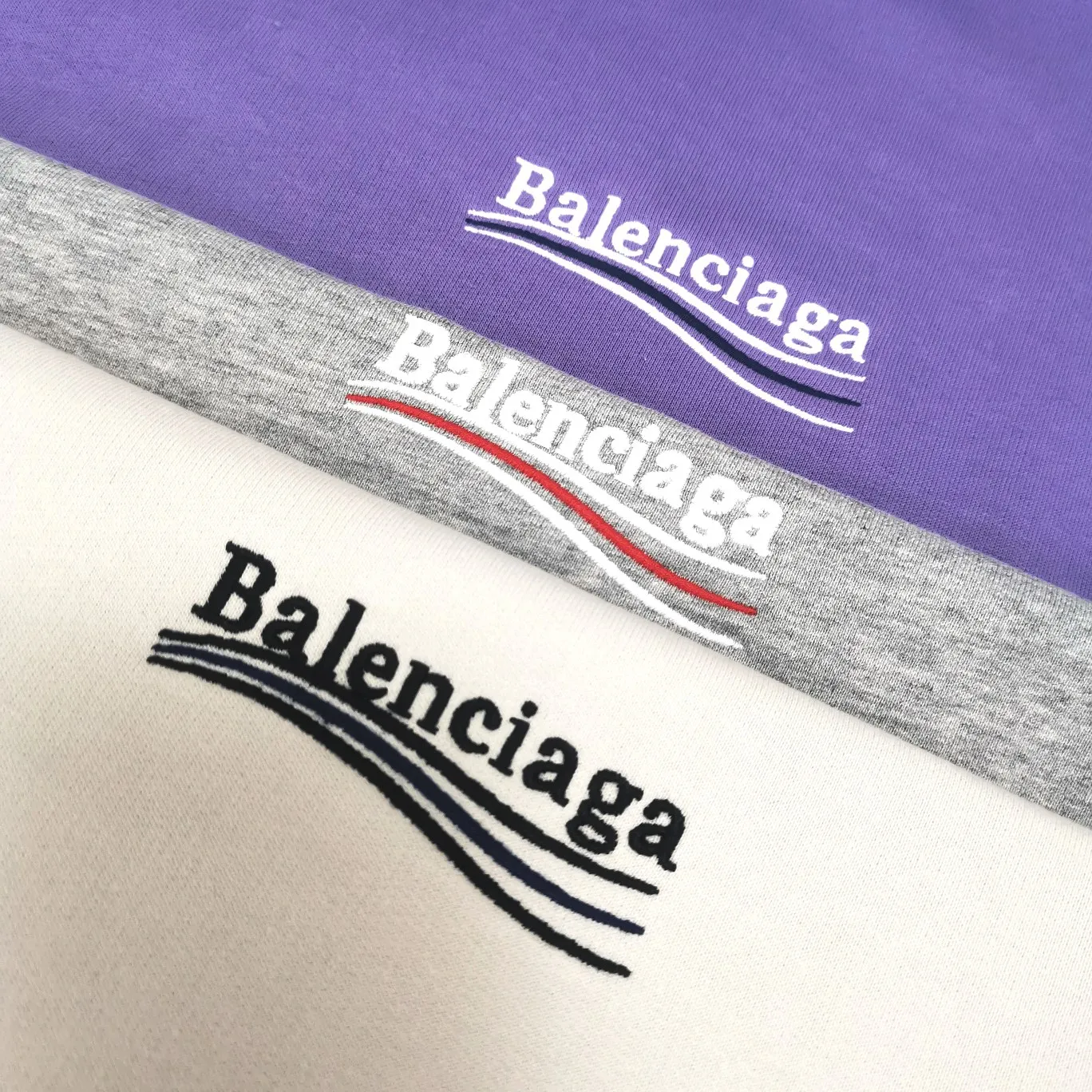 The top version of Balenciaga BALENCIAGA Cola Mailang embroidery printed men's and women's couple star's same style pure cotton hoodie hooded sweatshirt comes in three colors, ensuring the same fabric as the original version, no color difference! Customized dyeing in a package! INS, Xiaohongshu’s popular style, classics that never fade away! The king of orders in Spain, the fried chicken is highly recommended! 480% pure cotton terry fabric, comfortable and warm! Full of drape! The printing uses Tajima embroidery machine imported from Japan, which is known as the fighter among embroidery machines. The embroidery is meticulous, with no threads or skipped threads, the printing and embroidery are full and fine, and the letter spacing is consistent with ZP! Wearing it gives you full confidence and peace of mind! The labels and washes are all correct! On behalf of G at the same level! Consistent packaging at the counter! Size: XS-L Color: Purple light gray white gray P:450