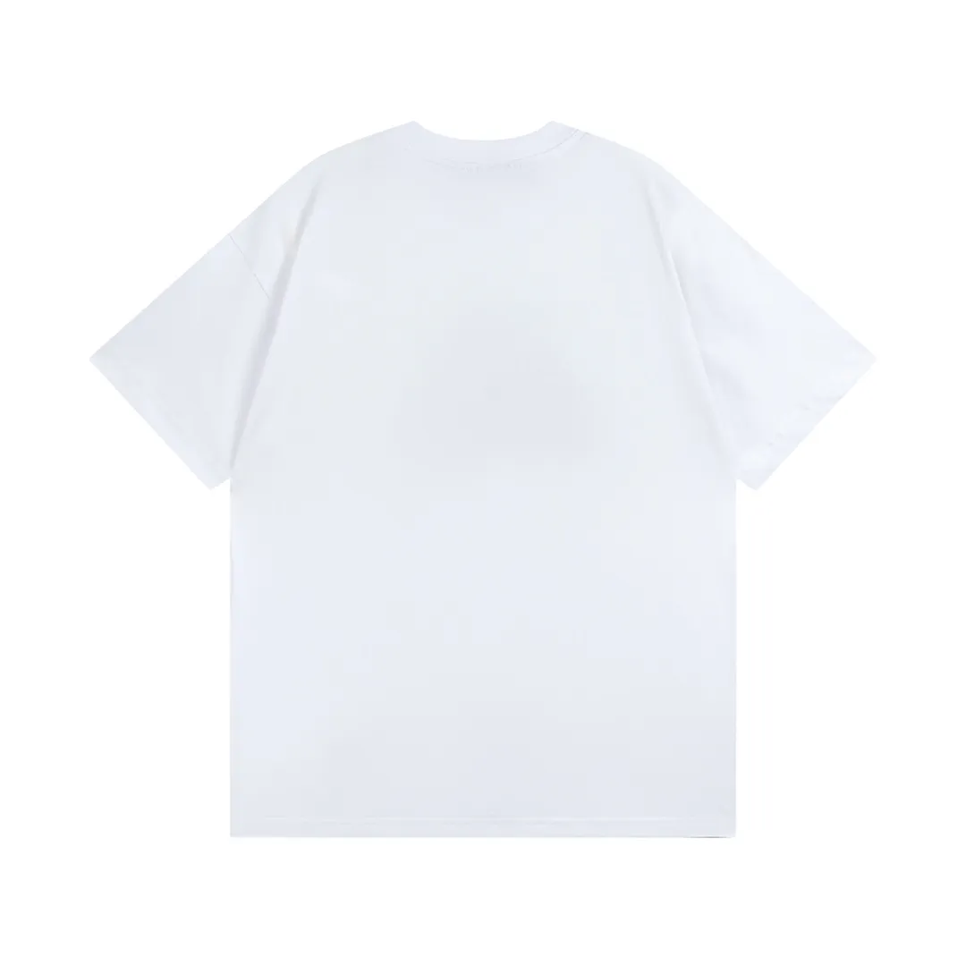 🅿️174 Detailed picture [Top version. Official website quality] BALENCI*GA/Paris joint Adidas front embroidered LOGO short-sleeved T-shirt# The fabric is made of Paris ZP custom-woven and dyed cotton double yarn. Weighing 260 grams, the cloth surface is clean. The cloth pattern is clear, soft and comfortable. The color fastness is good. It is not easy to change color. The threads are dyed with no color difference. The LOGO pattern letters are embroidered using imported embroidery machines, and the letters are three-dimensional and full. It is produced in Jubie market based on pictures, and comparisons are welcome. Restored brick cabinets. The version adopts OS loose shoulder version. Same style for men and women. Code: BL223059 Color: dark green. Black, white Size: XS to L