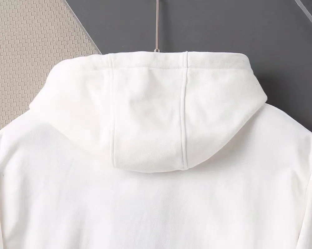 🅿️240 brand [BALENCIAGA] (good news for fat people) 2025ss autumn latest long-sleeved round-neck sweatshirt, available simultaneously on the official website. Refreshing and breathable. Made of top Tencel Roman. Comfortable and soft. 3D three-dimensional clarity. Super fashion sense. Great gift for your own use. Size: M-5XL (can wear up to 220 pounds)