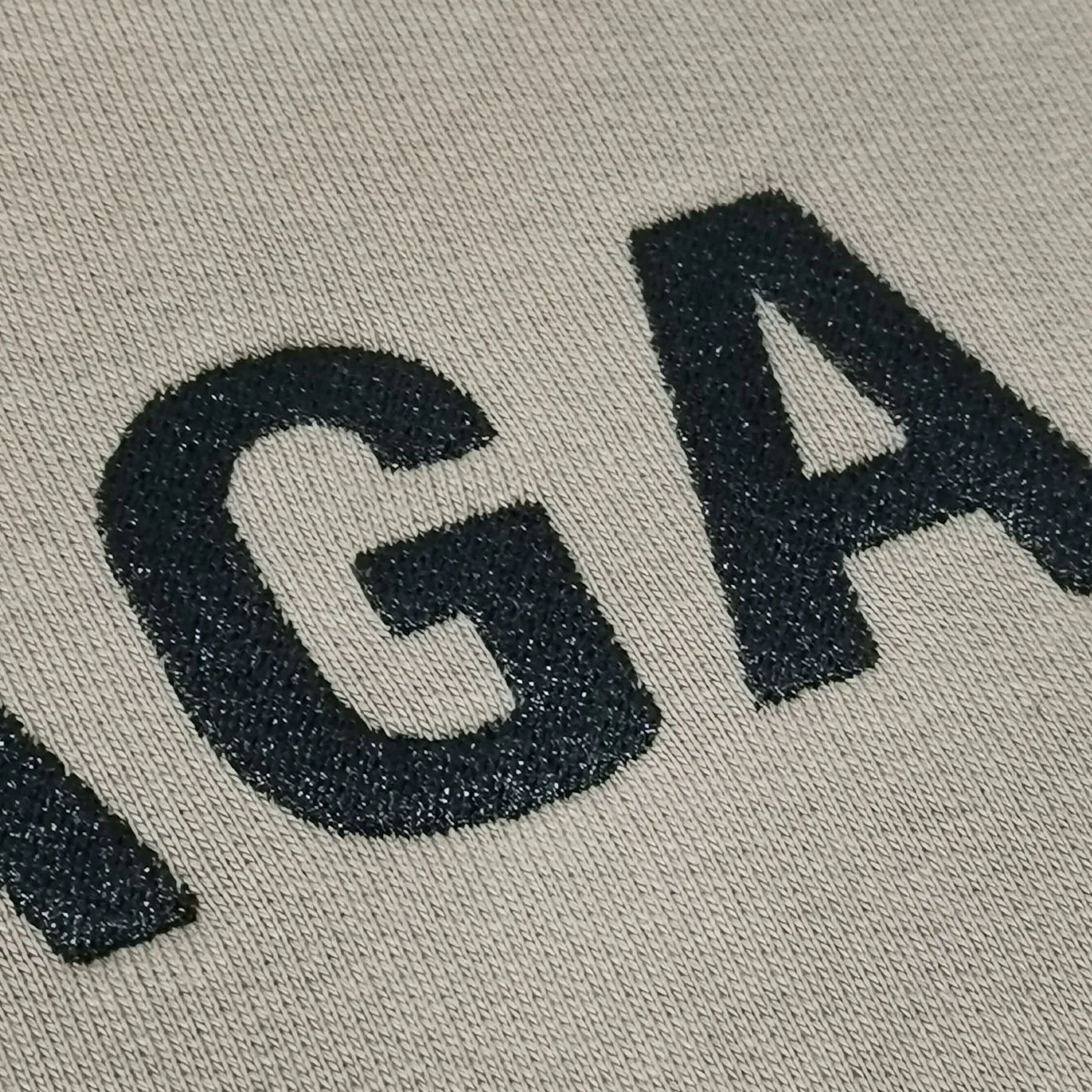 Additional details——Spring and autumn top-notch proven version BALENCIAGA basic letters with large LOGO on the back pure cotton loose loose male and female couples the same fashion brand high-end embroidered pure cotton round neck sweatshirt. The god of simplicity in Paris, a volume sought after by many stars. Lisa’s favorite basic short-sleeved Paris style, which has a very high appearance rate. Wear alone, paired with jeans, shorts, and sweatpants, it's a versatile style. Xiaohongshu, a hot item on INS, a must-have for Paris fans.  Using Tajima embroidery technology imported from Japan, the printing looks very three-dimensional and full, with no threads. Regardless of the size, the front and back letters can be expressed perfectly! The fabric is made of 460g pure cotton combed terry fabric!  A complete set of customized tags, collar tags, washed, plastic bags, and most importantly, a complete set of bags, tag codes, and codes are all authentic.  Color: mint green dark brown Size: XS-L P:370