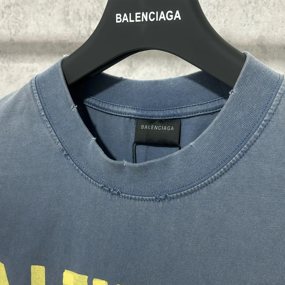🅿️180 9110# Actual photo top version [[BALENCIA*GA] official website quality Paris new yellow tape bandage digital direct spray short-sleeved T-shirt OS version loose dropped shoulders Unisex style Fabric: 260g 100% pure cotton double yarn Process: front and rear digital direct spray garment wash worn distressed fixed color Color: gray blue white washed blue burgundy green Black silver rose red khaki Size: XS S M L
