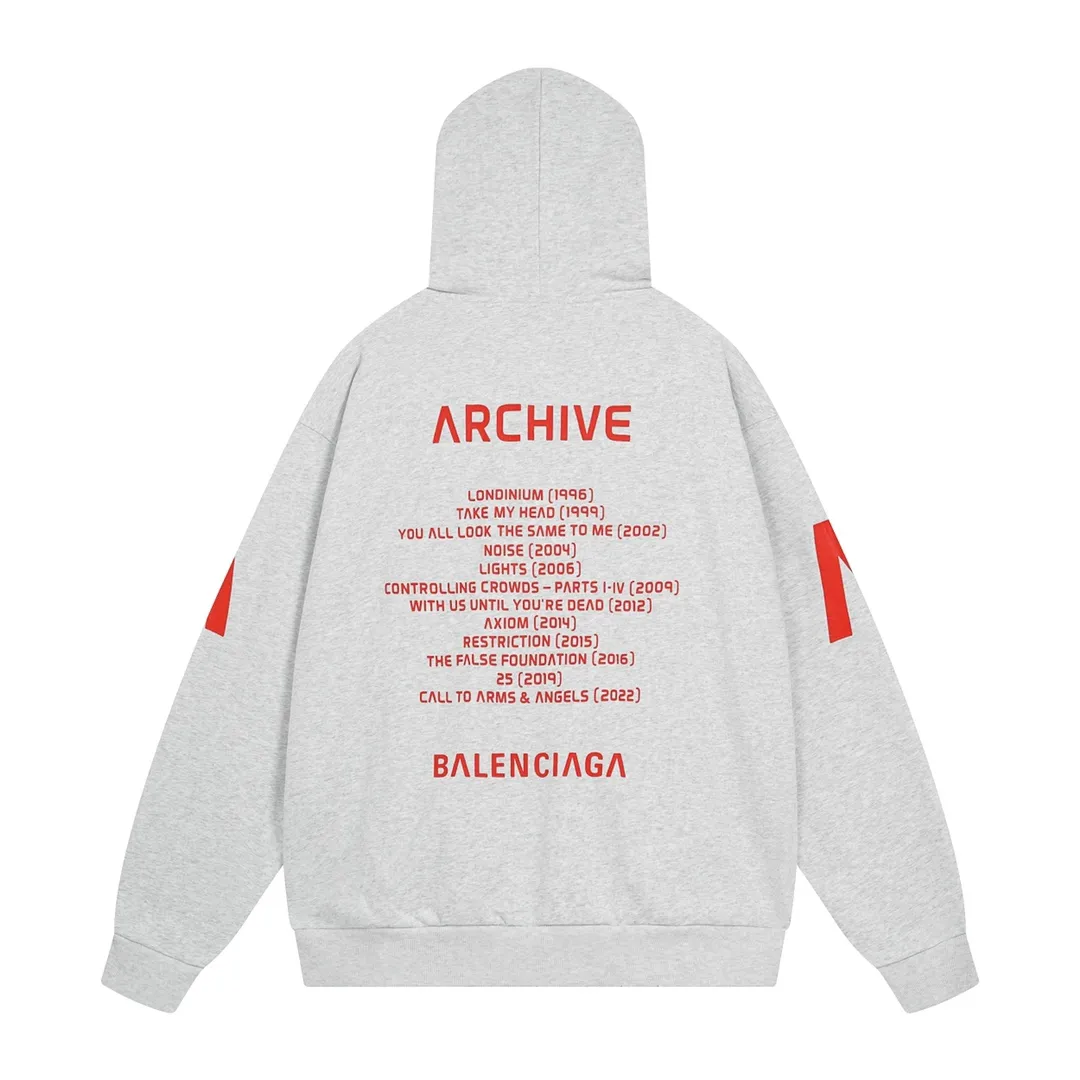 🅿️400 detailed picture [Top version. Official website quality] BALENCI*GA/Paris. 2024 latest global limited edition. BALENCIAGA joins forces with Archive to create a hooded sweatshirt. Crack printing is washed and worn, over-heavy craftsmanship, and brick cabinets are synchronized. ⚠️Distinguish the market currency, genuine development, worn. The hand-painted is consistent with ZP, and the printing uses imported cracking environmentally friendly glue. The garments are washed, worn and worn. The whole piece is designed with heavy craftsmanship. Comparisons welcome. The version adopts OS loose shoulder design. Same style for men and women. Code: BL238808 Color: black, gray and white. Size: XS S M L