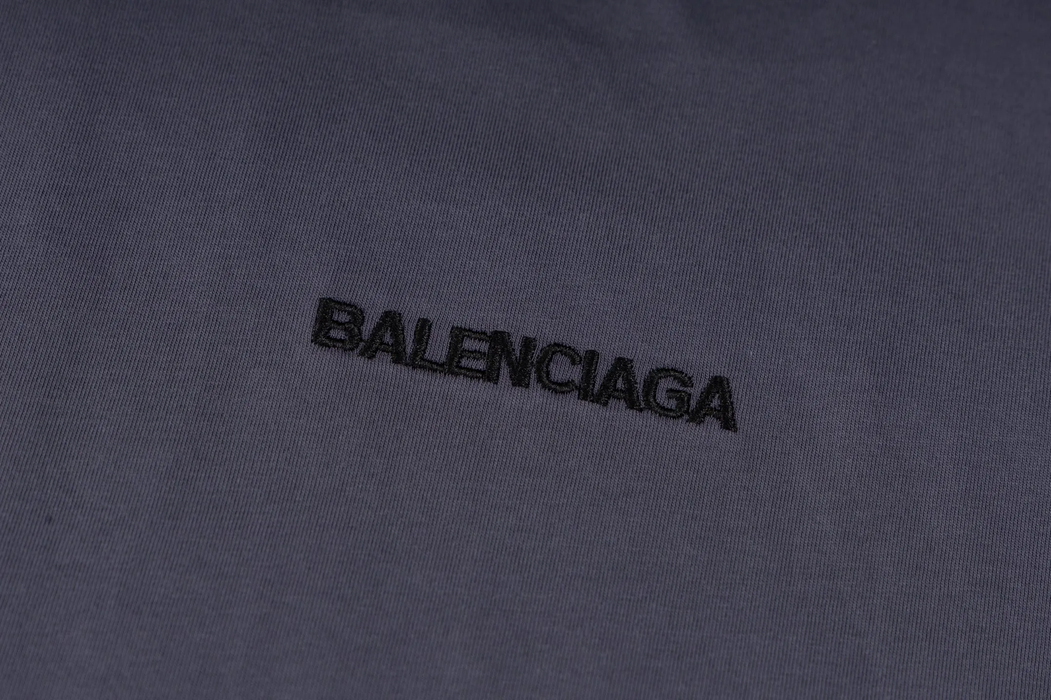 🅿️300 [Exclusive supply] BLCG hand-painted graffiti short-sleeve with front and rear letter embroidery. The original version was purchased and developed for 4,199. The fabric is made of 230g pure cotton fabric. The body is treated with graffiti spray paint and imported machine embroidery. The overall wiring is straight and delicate, the fabric is comfortable and soft, and the color is consistent without color difference. It can be matched with the same style to create a fashionable look and control various occasions. Customized accessories, complete with three standards, same style for men and women! Size:XS/S/M
