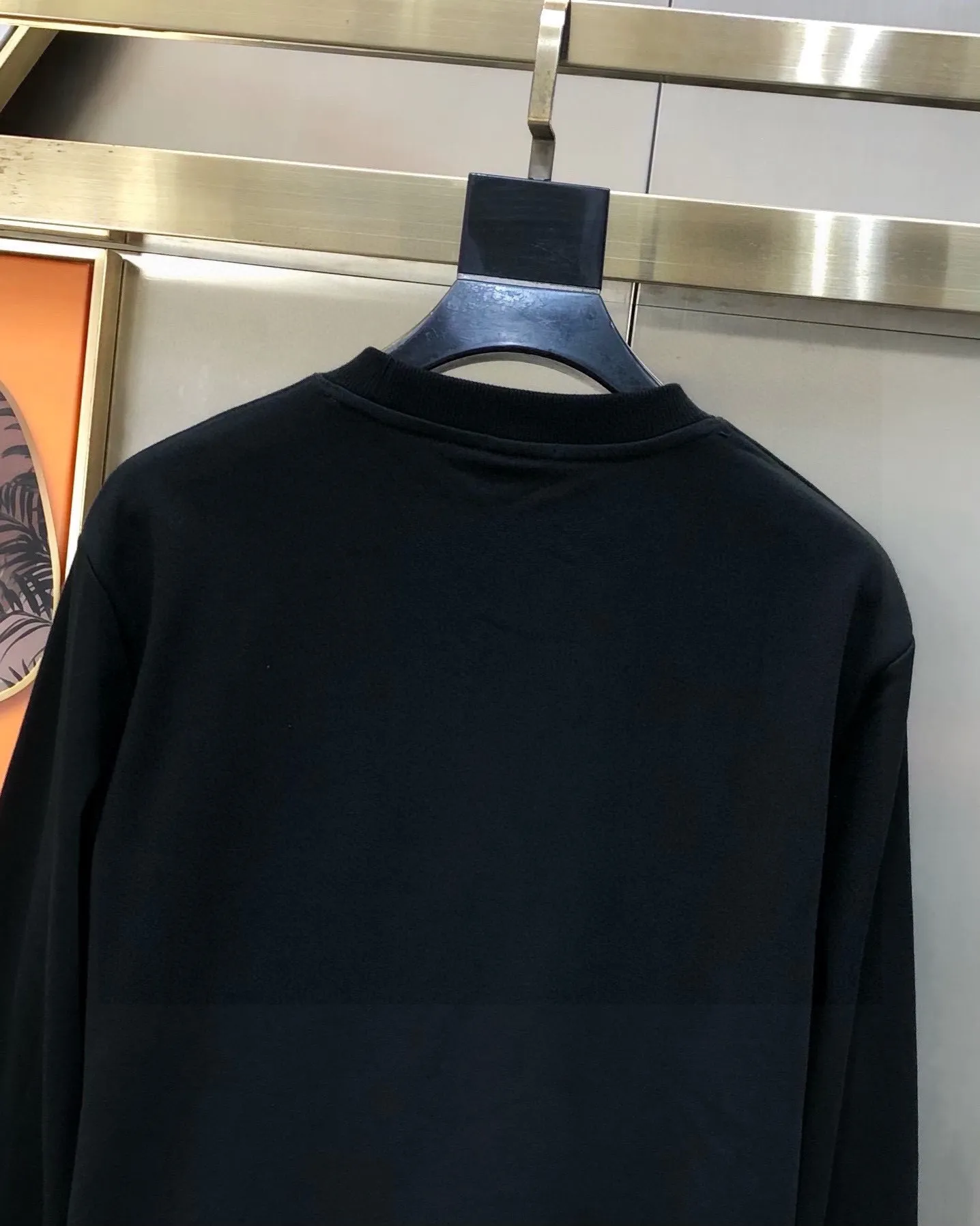 🅿️220 brand [BALENCIAGA] (good news for fat people) 2025ss autumn latest long-sleeved round-neck sweatshirt, available simultaneously on the official website. Refreshing and breathable. Made of top Tencel Roman. Comfortable and soft. 3D stereoscopic clarity. Super fashion sense. Great gift for your own use. Size: M-5XL (can be worn up to 220 pounds)