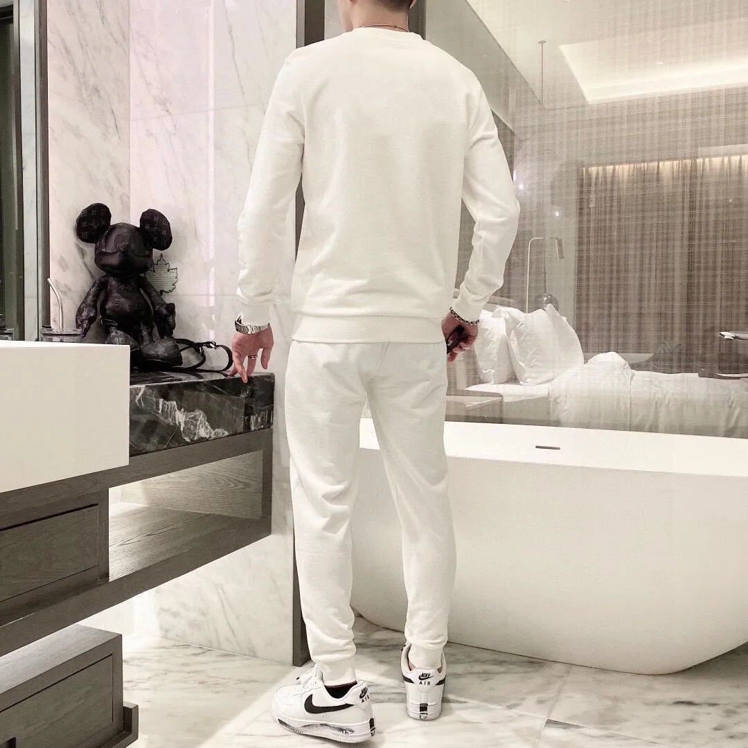 🅿️380 [BALENCIAGA] (Gospel for Fatty) hot-selling suit is coming. Focus on the original version of the official website. 2025 new hot-selling sweatshirt suit. The original order is the best. 🇭🇰The meticulous work of top designers. It has a fitting and perfect upper body effect. 100% natural high-quality Roman cotton, close-fitting comfort, noble and elegant! Original hardware embodies elegance and nobility! Counter size: M-5XL (maximum wear up to 220 pounds)
