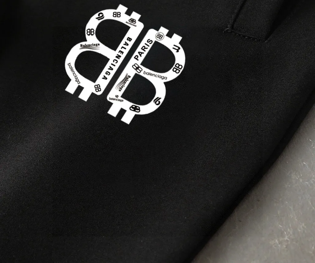 🅿️460 brand [BALENCIAGA] (velvet and thickened) 2025 autumn and winter new products, celebrities’ favorite fashion-flavored casual suits, clean and neat tailoring, full of urban style. Made of high-quality customized fabrics, the lining has excellent thermal insulation effect, feels soft and dry, and the upper body effect is crisp and stylish. The three-dimensional cutting process and the pattern are all of high standards, and the silhouette version has the right benefits! It is not tight at all, and you feel good when you put it on. So many top-quality raw materials create high-end products with unparalleled value. It is the first choice for high-end fashion people. (Size: M-4XL can wear up to 200 pounds)