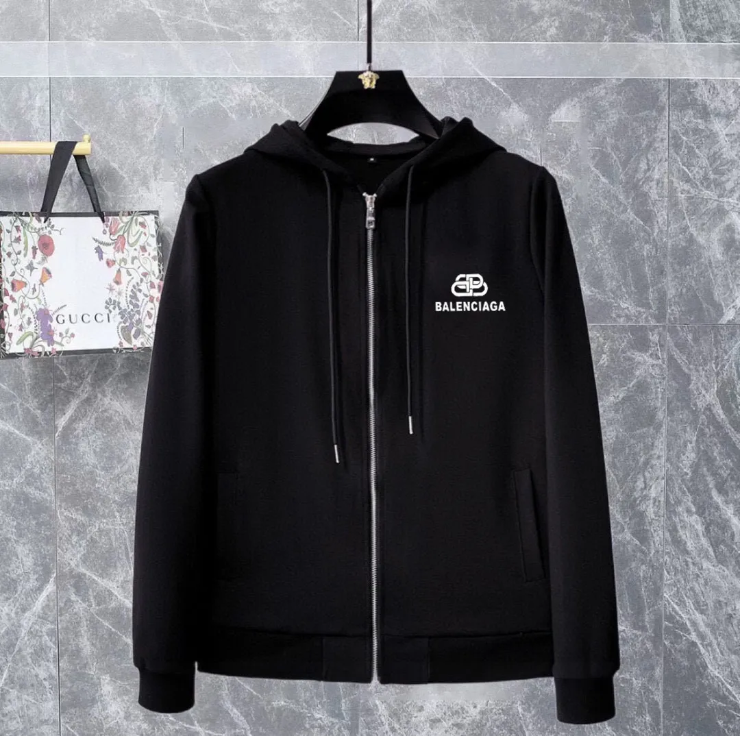 🅿️420 [BALENCIAGA] (Gospel for Fatty) hot-selling suit is coming. Focus on the original version of the official website. 2025 new hot-selling cardigan and sweatshirt suit. The original order is hard to buy🇭🇰. It is the meticulous work of top designers. It has a fitting and perfect upper body effect. All-natural high-quality Roman cotton 100%, close-fitting comfort, noble and elegant! Original hardware embodies elegance and nobility! Counter size: M-5XL (maximum wear up to 220 pounds)