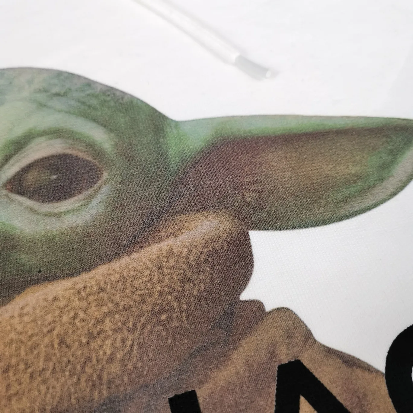 Additional details - the top proven version of BALENCIAGA Balenciaga The Mandalorian Baby Yoda pure cotton loose and breathable autumn and winter pure cotton hoodie sweatshirt for male and female couples Grogu, a character in the "Star Wars" series of film and television series, appeared in the American TV series "The Mandalorian". Grogu and Yoda are of the same race. Although he is still in the toddler stage, he is born with powerful force. This model is really explosive. The front piece is printed with Kornit digital direct printing. The color painting has an even transition of shades and a strong image. 3D restores the real texture of characters! The fabric is made of 480g imported knitted combed terry. The fabric is very silky, loose and drapey. Color: Black White Size: XS-L P:490