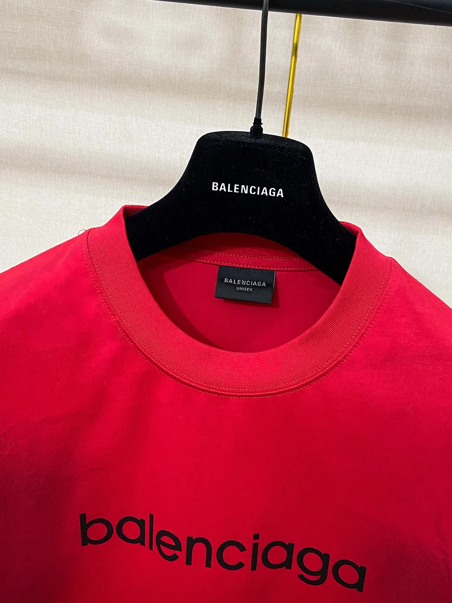 🅿️180 9187# Real shot top version [[BALENCIA*GA] official website quality Paris new ski series 3M artistic letter LOGO printed short-sleeved T-shirt OS version loose dropped shoulders Unisex style Fabric: 260g 100% cotton double yarn Technology: front and rear left and right sleeve printing Garment wash spray painting worn distressed shaping solid color Color: black white Red (red has different craftsmanship and different prices) Size: XS S M L