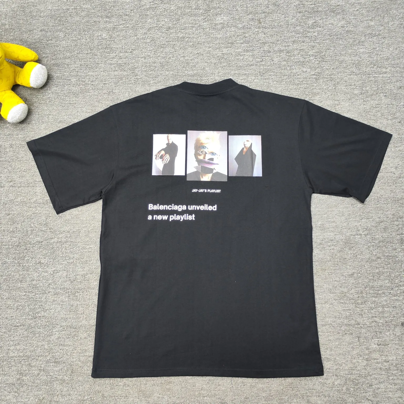 Top version BALENCIAGA/Balenciaga 2024 SS front and rear white ink direct-jet printed musical note short-sleeved T-shirt ✅No.1 quality in this market Real ceiling quality✅All original development pay attention to detail pictures to avoid mixed distribution of stolen pictures by merchants ✅Correct 260g custom-woven and dyed double-yarn fabric Soft, breathable and comfortable ✅Imported Tajima embroidery machine 150,000 needle embroidery, full effect, three-dimensional and clear✅Attention! The letter embroidery on the chest is hand-made and worn. The back of the garment is sewn with the car logo on the back collar. The original version is the same. The details are full and fixed-dyed threads. No color difference. No deformation. Overweight craftsmanship. Different market currencies. Here I will explain why mine is a little more expensive than others. 1. It seems to be a simple printing or embroidery. In fact, it is not simple at all. 10000% imported machine restoration. Not just lip service. Welcome to compare with peers. 2. Each model is produced by the company. The detailed workmanship and fabrics are consistent with the original product. Guaranteed no color difference from the counter. Reproduction is not scary. Whoever fakes it will be embarrassed. It’s not shameful to make a replica, it’s shameful if you can’t buy the correct version if you make a replica. 3. Note that the threaded collars are all original collars of certain countries and regions, with high wrapping. The width of the neckline and cabinets are accurate to the millimeter. Thick necklines are not easy to deform. The collars of high-end products are all restored cabinets. They are different from the big collars in the world. Ordinary garbage short-sleeves are printed with a print. The clavicle of the upper body is exposed. Please be patient. Customers who have bought genuine products or have seen genuine products will come back to place orders again. This is quality. This is quality. 4. Different styles of washed wheat main wheat, including imported wheat, have different colors and codes. Really restore the counter. As we all know, Balenciaga has different English or different colors on the collar labels of each quarter. This distinguishes the fast food products with the same common main wheat washed wheat. 5. Pay attention to the workmanship. The stitching at the neckline has no folds, smooth and natural without overlapping lines, and truly restores this. This is something that many people cannot do. 6. The fabric is made of 260g Paris-specific double yarn. No one can make better fabrics than my family. There's really no way to compare it with the ordinary version on the market. Respect it. It's genuine and costs thousands of dollars. Don't buy street stalls. Quality 7. The workmanship is fully restored. The packaging is fully restored. The cost is huge. 8. I guarantee here that this is the highest quality you can find. Size: XS-S-M-L P:260
