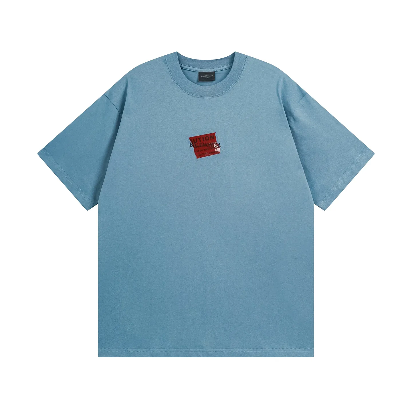🅿️196 Actual pictures [Top version. Official website quality] BALENCI*GA/Paris #2025 new style front and rear letter LOGO embroidered tape taped short-sleeved T-shirt, full of design. Welcome to compare. The fabric is made of Paris ZP custom-woven and dyed cotton double yarn, weight 260 grams, clean cloth surface, clear cloth pattern, soft and comfortable. The threads are dyed with no color difference. The classic letter LOGO is embroidered with imported Tajima embroidery machine. The tape is stamped with imported transparent glue. The effect is three-dimensional. Restore the brick cabinet, adopt the OS loose shoulder version. Same style for men and women. Code: BL253662 Color: black, sky blue, white, floral gray Size: XS S M L