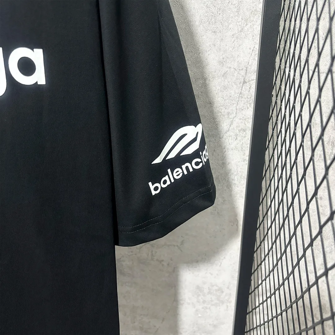 🅿️160 9128# Actual pictures Top version [[BALENCIA*GA] official website quality Paris new 3M classic letter LOGO printed short-sleeved T-shirt OS version Loose dropped shoulders Unisex style Fabric: 260 grams 100% cotton double yarn Technology: front and rear left and right sleeve printing Garment wash Shape solid color Color: black white Size: XS S M L
