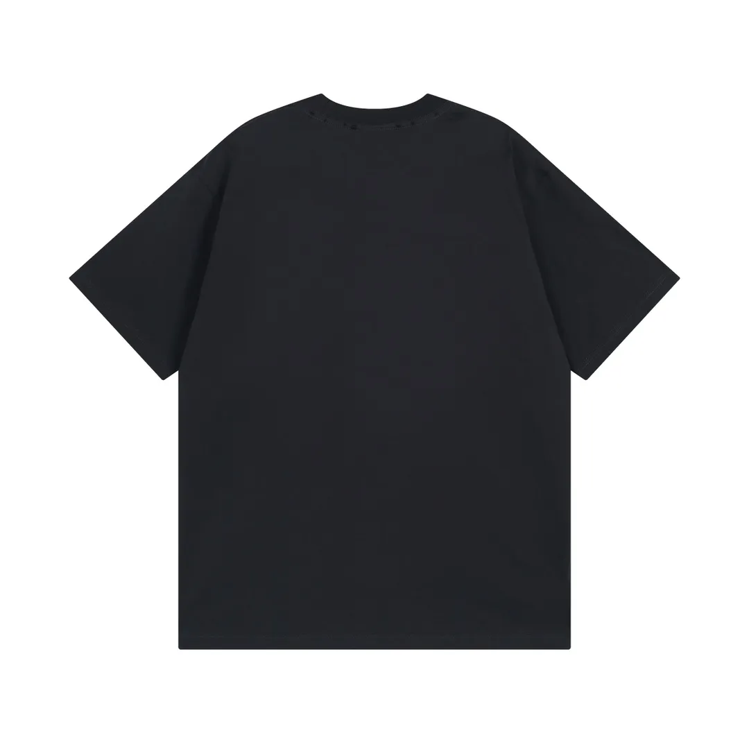 🅿️186 real photos [Top version. Official website quality] BALENCI*GA/Paris. SS24 latest model, front LOGO art destroyed and cracked printed short-sleeved T-shirt. Ready-made clothes washed and worn. Brick cabinet synchronization. Genuine product developed at the first time, happy to print and compare! The fabric is made of Paris ZP custom-woven and dyed cotton double yarn. Weighing 260 grams, the cloth surface is clean. The cloth pattern is clear, soft and comfortable. The threads are dyed with no color difference. The printing uses environmentally friendly imported materials. The letters are clear and the effect is three-dimensional. The version adopts OS loose shoulder design. Same style for men and women. Code: BL223396 Color: black blue Size: XS S M L