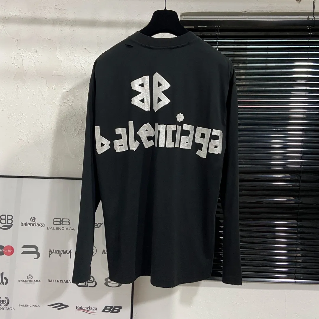 🅿️200 8110# Actual pictures Top version [[BALENCIA*GA] Official website quality Paris new yellow tape digital direct spray long-sleeved T-shirt OS version Loose dropped shoulders Unisex style Fabric: 260g 100% cotton double yarn Process: Front and back digital direct spray Garment wash Frayed Distressed Styling Solid Color Color: Gray blue Black White Washed blue Burgundy Green Size: XS S M L