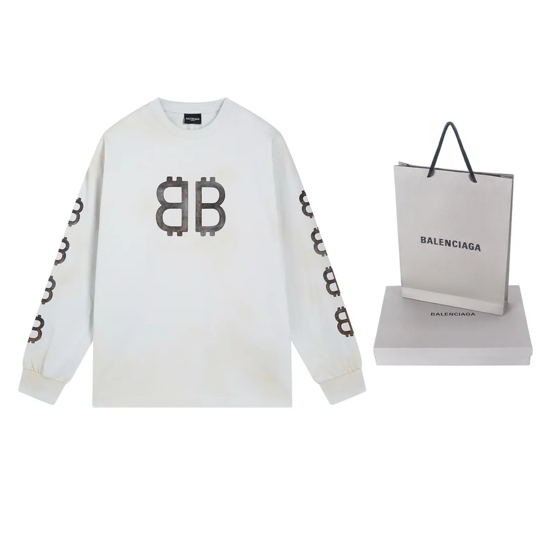 🅿️220 detailed pictures [Top version. Official website quality] BALENCI*GA/Paris. 2023 latest mud hand-painted worn distressed long-sleeved T-shirt. Brick cabinet synchronization. ⚠️Difference between market currency, genuine development, worn. Hand-painted consistent with ZP,‼ ️The fabric is made of Paris ZP custom-woven and dyed 100% double yarn compact cotton. The weight is 260 grams. The cloth surface is clean. The cloth pattern is clear, soft and comfortable. The threads are dyed with no color difference. Ready-made garments are hand-painted, worn, and distressed, with heavy craftsmanship. Comparisons welcome. The version adopts OS loose shoulder design. Same style for men and women. Code: BL225006 Color: black blue, off-white Size: XS S M L