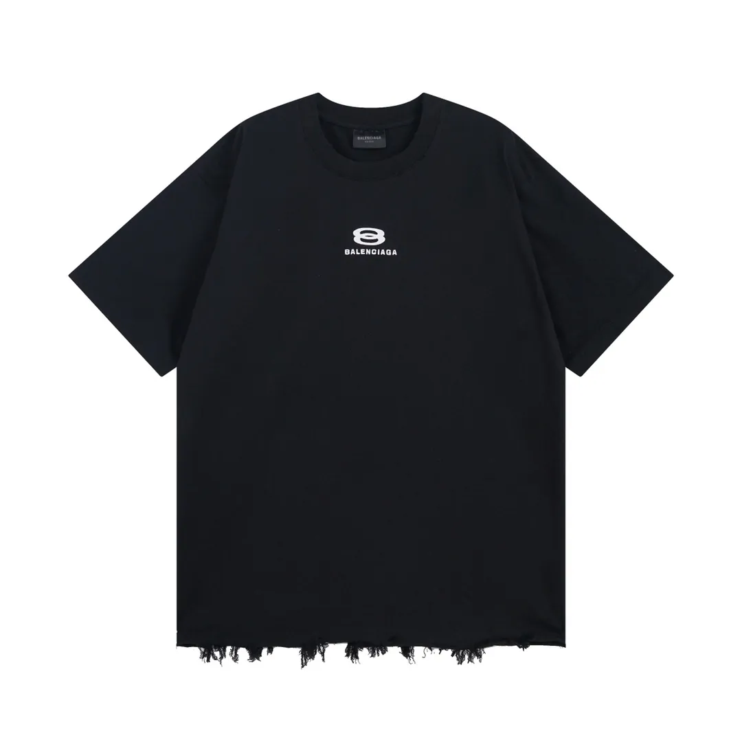 🅿️180 detailed pictures [Top version. Official website quality] BALENCI*GA/Paris BALENCI*GA# New model, double-ring LOGO classic embroidery, water-worn and damaged old short-sleeved T-shirt. Brick cabinet synchronization. The old and worn ZP is the same, welcome to compare. The fabric is made of Paris ZP custom-woven and dyed 100% cotton double-yarn compact cotton. The weight is 260 grams. The cloth surface is clean. The cloth pattern is clear. Soft and comfortable. Good color fastness. Not easy to change color. The threads are woven and dyed with no color difference. The embroidery uses a Tajima embroidery machine, the letters are three-dimensional, and the ready-made garments are washed, worn and worn, and are extremely heavy-duty. Jubie market makes goods based on pictures. Comparisons welcome. Restore the brick cabinet. The version adopts the OS loose shoulder version. Same style for men and women. Code: BL223331 Color: Black. Mi Xing Size: XS to L