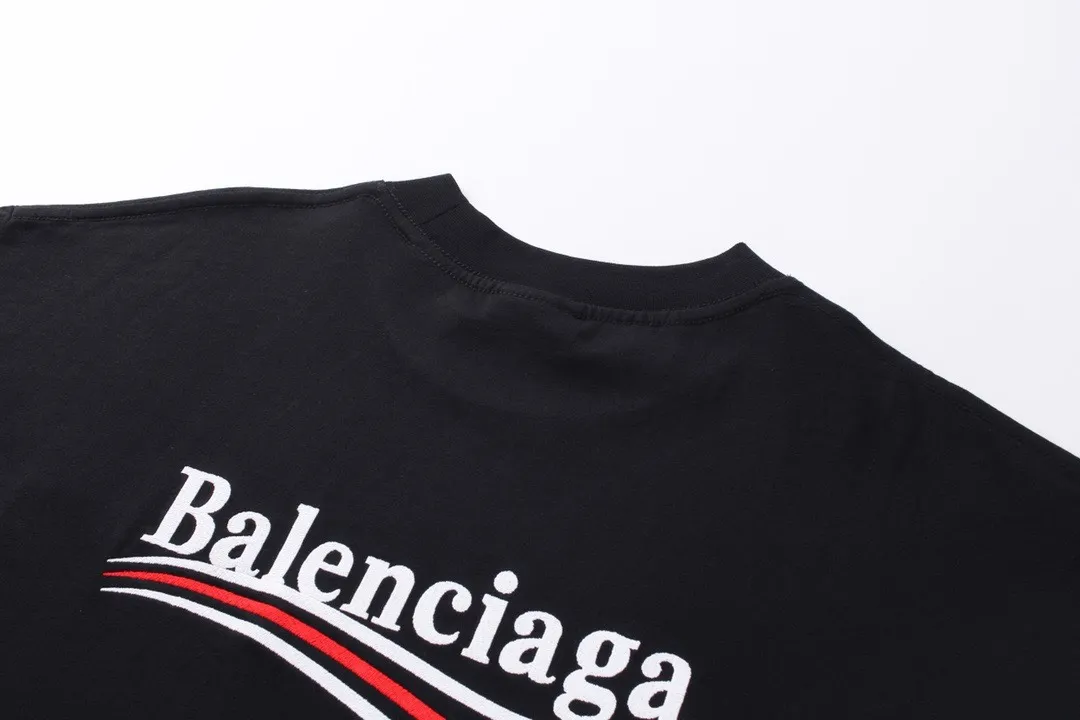🅿️240 BALENCI*GA Paris classic cola style long sleeves. The fabric is made of Paris custom-woven and dyed double yarn pure cotton fabric. The weight is 280g. The thread is custom-woven and dyed without color difference. The front and back panels are embroidered with imported Tajima machines. Two high-temperature setting washes. os dropped shoulders and loose version. Same style for men and women -Color: black ivory -SIZE: XS S M L Style No. 8613#
