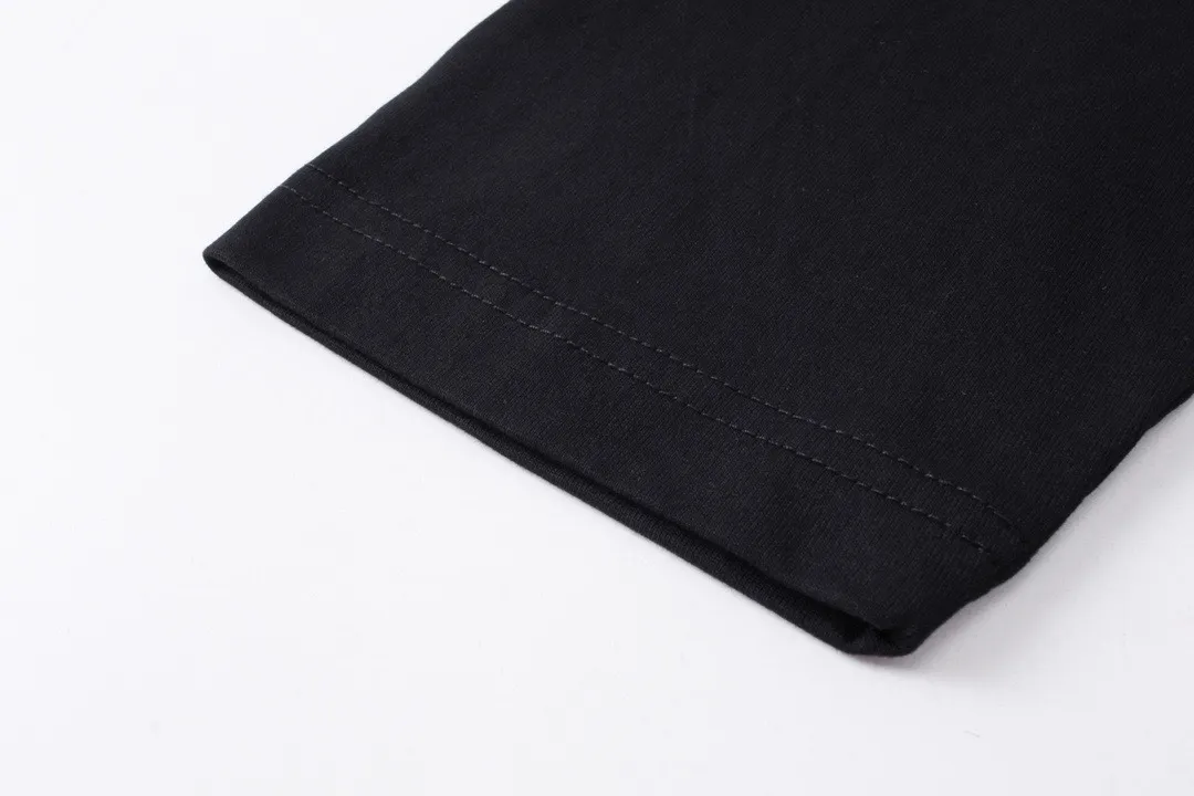 🅿️240 BALENCI*GA Paris classic cola style long sleeves. The fabric is made of Paris custom-woven and dyed double yarn pure cotton fabric. The weight is 280g. The thread is custom-woven and dyed without color difference. The front and back panels are embroidered with imported Tajima machines. Two high-temperature setting washes. os dropped shoulders and loose version. Same style for men and women -Color: black ivory -SIZE: XS S M L Style No. 8613#