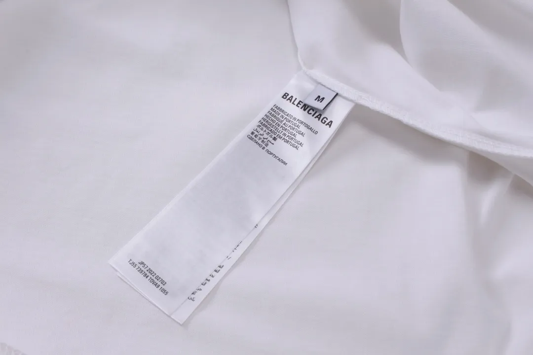 🅿️250 BALENCI*GA Paris ⅹ "Need for Speed: Assemblage" co-branded direct-injection printed long-sleeved fabric uses 280g Paris-specific double yarns with a high weight of 1:1 double yarn rib. The front and rear panels use imported Kornit machine direct-injection printing technology. Two high-temperature setting washes. os dropped shoulders, loose version, same style for men and women -Color: ivory white black -SIZE: XS S M L Style No. 8601#