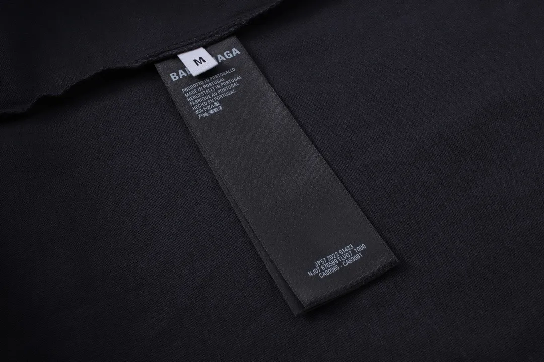 🅿️250 BALENCI*GA Paris 3M embroidered long sleeve. The fabric is made of Paris custom-woven and dyed double yarn pure cotton fabric. The weight is 280g. The thread is custom-woven and dyed without color difference. The front and back panels are embroidered with imported Tajima machines. Two high-temperature setting washes. os dropped shoulders and loose version. Same style for men and women -Color: black ivory -SIZE: XS S M L Style No. 8610#