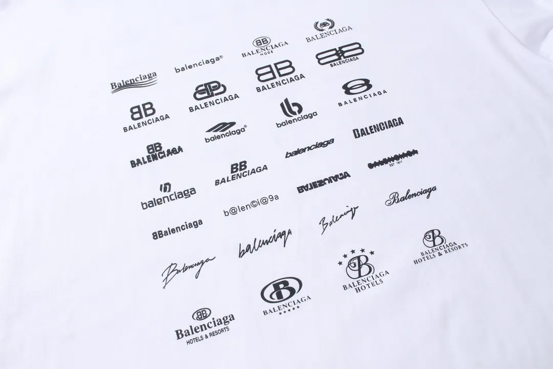 🅿️240 BALENCI*GA Paris full-print LOGO letter style long sleeves. The fabric is made of Paris custom-woven and dyed double yarn pure cotton fabric. The weight is 280g. The thread is custom-woven and dyed without color difference. The front and back panels are made of environmentally friendly dot offset printing. Two high-temperature setting washes. os dropped shoulders and loose version. Same style for men and women -Color: black ivory -SIZE: XS S M L Style No. 8612#