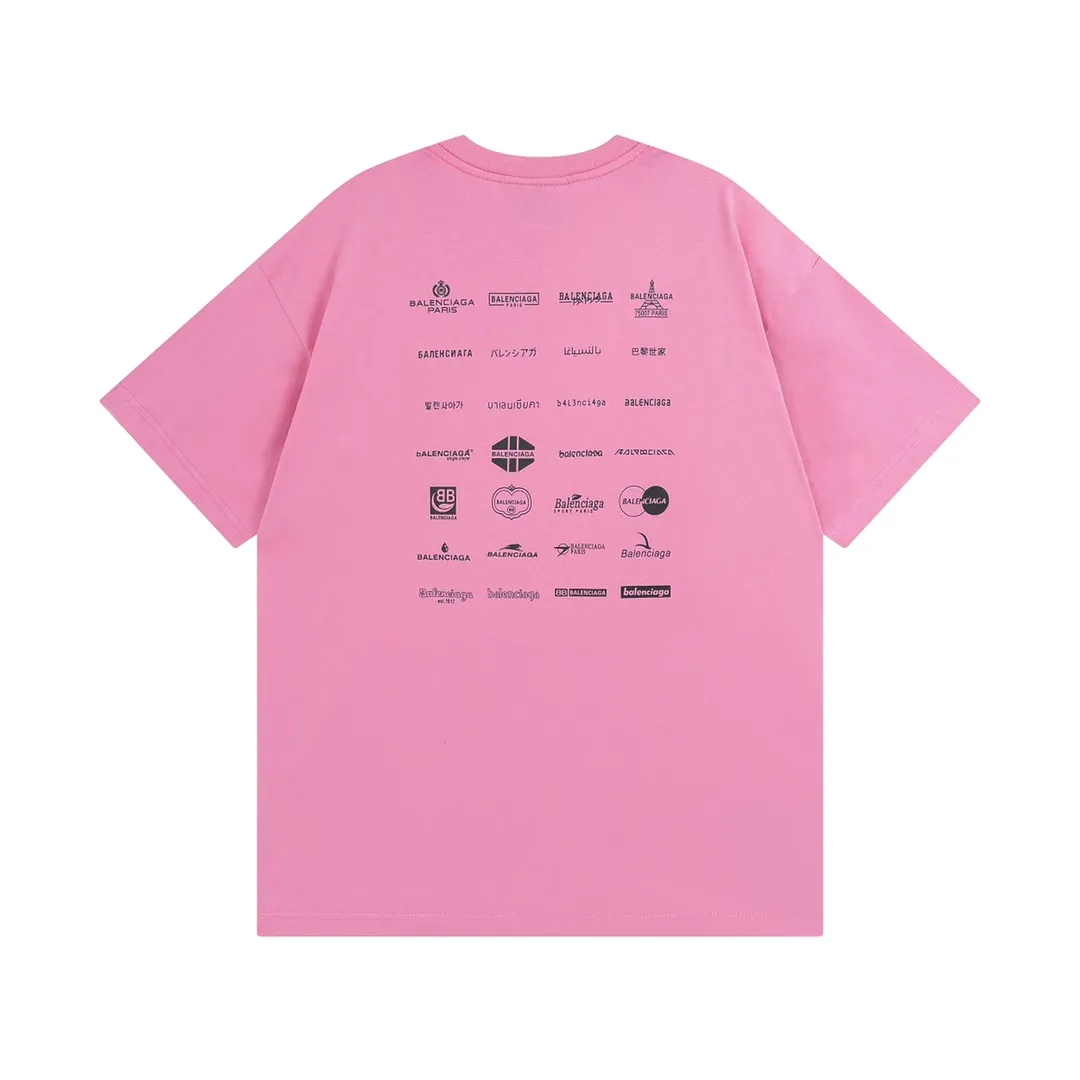 🅿️170 Detailed Picture [Top version. Official website quality] BALENCI*GA/Paris BALENCI*GA# 2023 spring and summer new style, printed with classic LOGO collection short-sleeved T-shirt. 2023 spring and summer new product. Brick cabinet synchronization. The fabric is made of Paris ZP custom-woven and dyed 100% cotton double yarn compact cotton. The weight is 260 grams. The cloth surface is clean. The cloth pattern is clear. Soft and comfortable. Good color fastness. Not easy to change color. The threads are woven and dyed with no color difference. The printing uses imported environmentally friendly rubber paddles, precision stencils, fine LOGO letters, clear letters, no burrs, and a three-dimensional effect. Restore brick cabinet. The version adopts OS loose shoulder version. Same style for men and women. Code: BL223071 Color: black, beige, pink, smoky gray, white. Size: XS to L