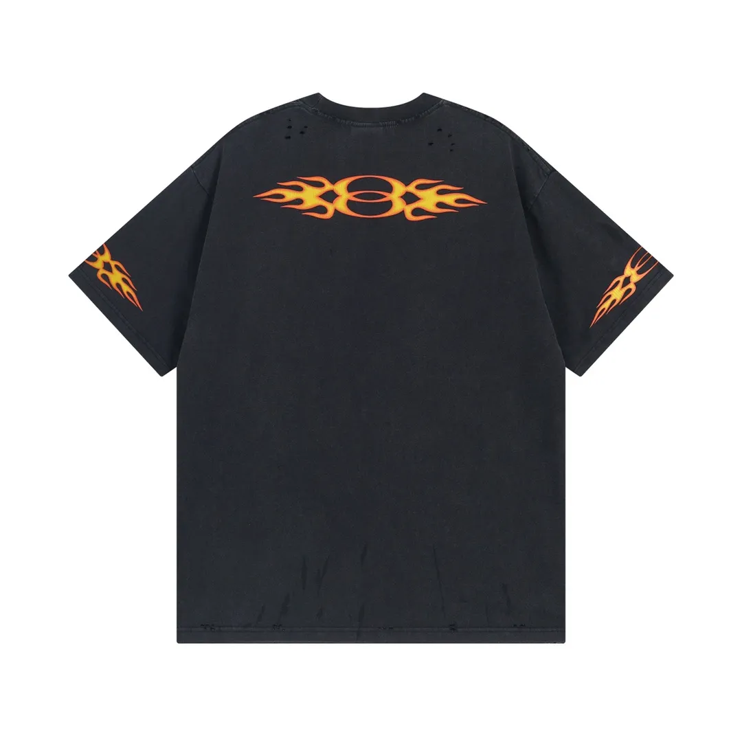 🅿️200 Detailed picture [Top version. Official website quality] BALENCI*GA/Paris#.2024#Double Ring# Flame Direct Injection Printed Washed and Distressed Short-sleeved T-shirt 2024 New Style. Genuine product developed at the first time, widely used in the market. Happy printing comparison! The fabric is made of Paris ZP custom-woven and dyed cotton double yarn. Weighing 260 grams, the cloth surface is clean. The cloth pattern is clear, soft and comfortable. The threads are dyed with no color difference. The printing uses environmentally friendly imported materials for direct printing, with clear patterns and three-dimensional effects. The entire garment is washed, distressed and worn. The version adopts OS loose shoulder design. Same style for men and women. Code: BL223376 Color: black, yellow, washed blue. Size: XS to L