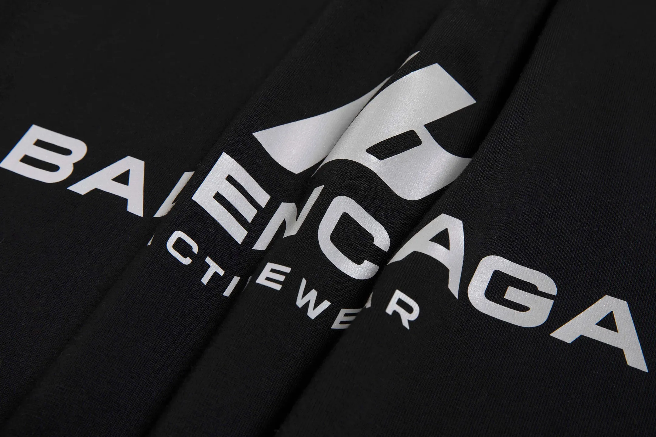 🅿️160 9176# Detailed picture Top version [[BALENCIA*GA] official website quality Paris new 3M reflective film letter heat transfer short-sleeved T-shirt OS version Loose dropped shoulders Unisex style Fabric: 260 grams 100% cotton double yarn Technology: Front reflective heat transfer Garment wash Shape solid color Color: black off-white Size: XS S M L