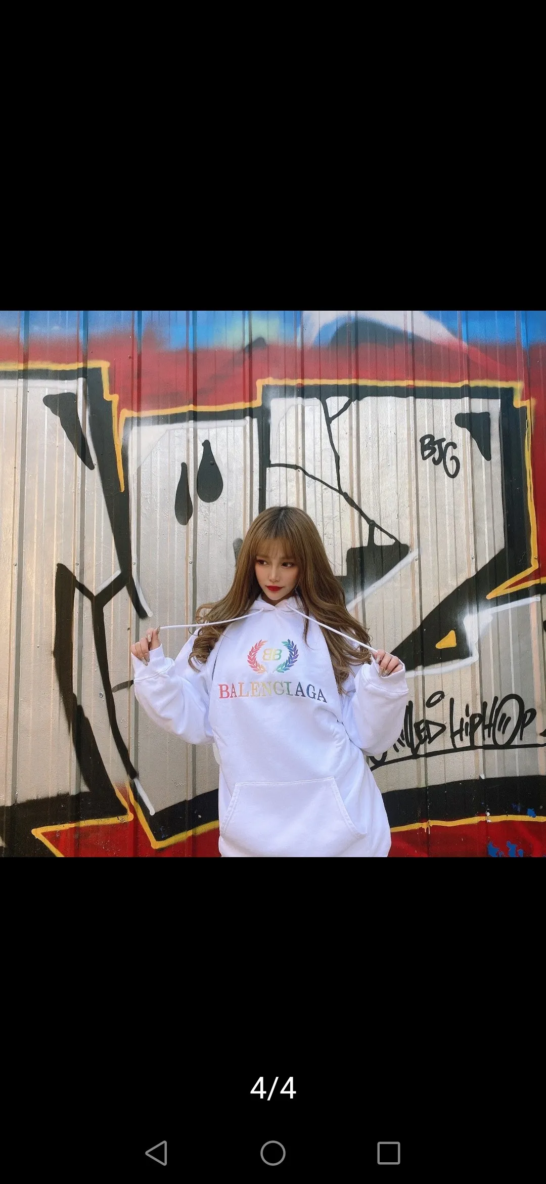 ♻️💯Reference model picture for the upper body❤️Examined Balenciag rainbow🌈 embroidered gradient wheat sweatshirt. The surface is first covered with water-soluble cloth. White cotton yarn is used as the embroidery base, and then digitally printed on the embroidery. The high-density 10,000-needle embroidery blends with the brightness and saturation of the color of the letters. After the washing process, the water-soluble cloth is washed and the rainbow effect is finally presented. The process is very complicated and the scrap rate is as high as 30%. Thread fabric Out of the same vat, there is 0 color difference. It uses 420g clean cloth. The wet weight can reach 480 and is full of thickness. Accessories: butter paper with logo, main wheat, washing water, hangtag. Size: XS-L. Color: black. P:430.