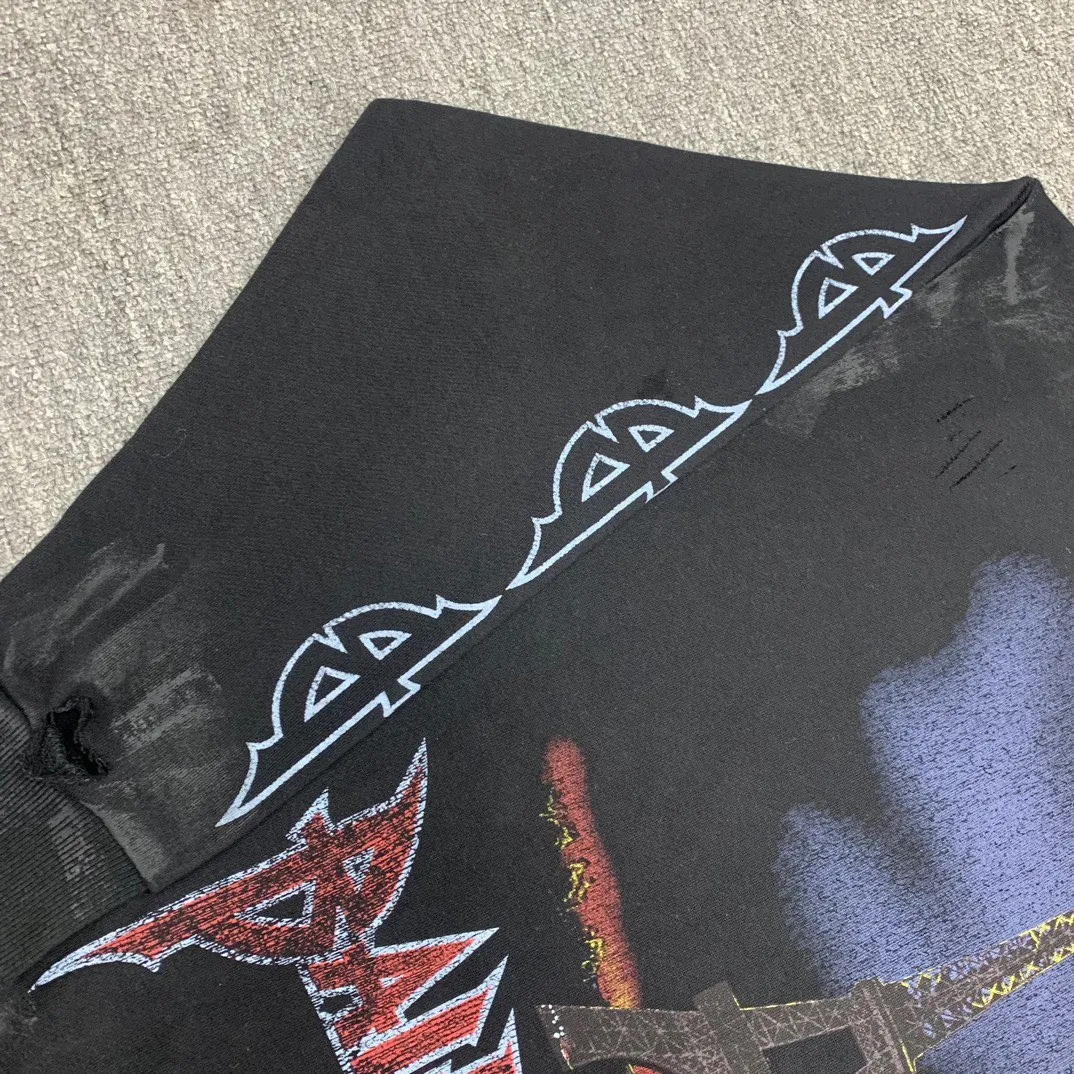 Details added————The top tested version BALENCIAGA Tower Paris Night Balenciaga distressed and dirty hole washed hooded zipper hoodie sweatshirt YB1.3W purchase ➕ price 10K purchase original directional development! 460g double-ply double-yarn terry fabric, the garment weight is as high as 1.2kg! The back printing adopts Kornit digital direct printing process, and the shipment is extremely slow! Especially the Yunmu color on the tower is very delicate and grainy! The overall bursting letters are very evenly distressed and have a full sense of distress! The whole body was severely damaged, all randomly worn by hand! Very time consuming! The whole piece of clothing went through three washes. The fabric was first pre-shrunk, and then washed with distressing water to wash out the color on the printed surface to give it a distressed look. After washing with water for the second time, do the dirty coating. The staining is also a manual process, and each position of the coating must be brushed more than 3 times before! The key point is the coating on the back. It is a process that really makes people vomit blood. It has to be brushed back and forth, more than 20 times, to evenly apply the coating! It can be said that it will never be seen alive. After the coating is completed, the garments will be sprayed and then washed with wax! After washing with the wax, the fabric feels smooth and won't have that harsh, rough feel! This is also a key craft! If this step is missing, it won’t be visible on the screen, but it will be very uncomfortable and the skin texture will be very poor!  The workmanship is troublesome, and it normally takes 15 days for orders to be returned! Look at this construction period and this price, do you think it’s worth it?  Size: XS-L Color: Active Black P:490