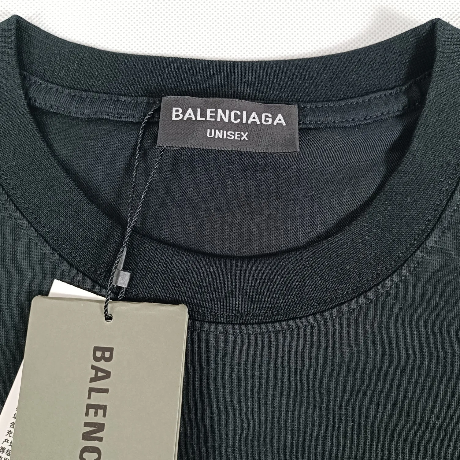 The top tested version of BALENCIAGA WORLDWIDE pure cotton loose-fitting short-sleeved T-shirt for men and women couples RETAIL THERAPY. The fabric is made of 24S 260g double yarn pure cotton fabric, which is loose, breathable and sweat-absorbent. Full of drape! The printing adopts the expensive Kornit digital printing process, and the letters are arranged neatly, evenly and in detail. Full set of customized wash, hangtag, main wheat. The barcode and encoding are consistent with the original product. Color: Apricot Black Size: XS-L P:240