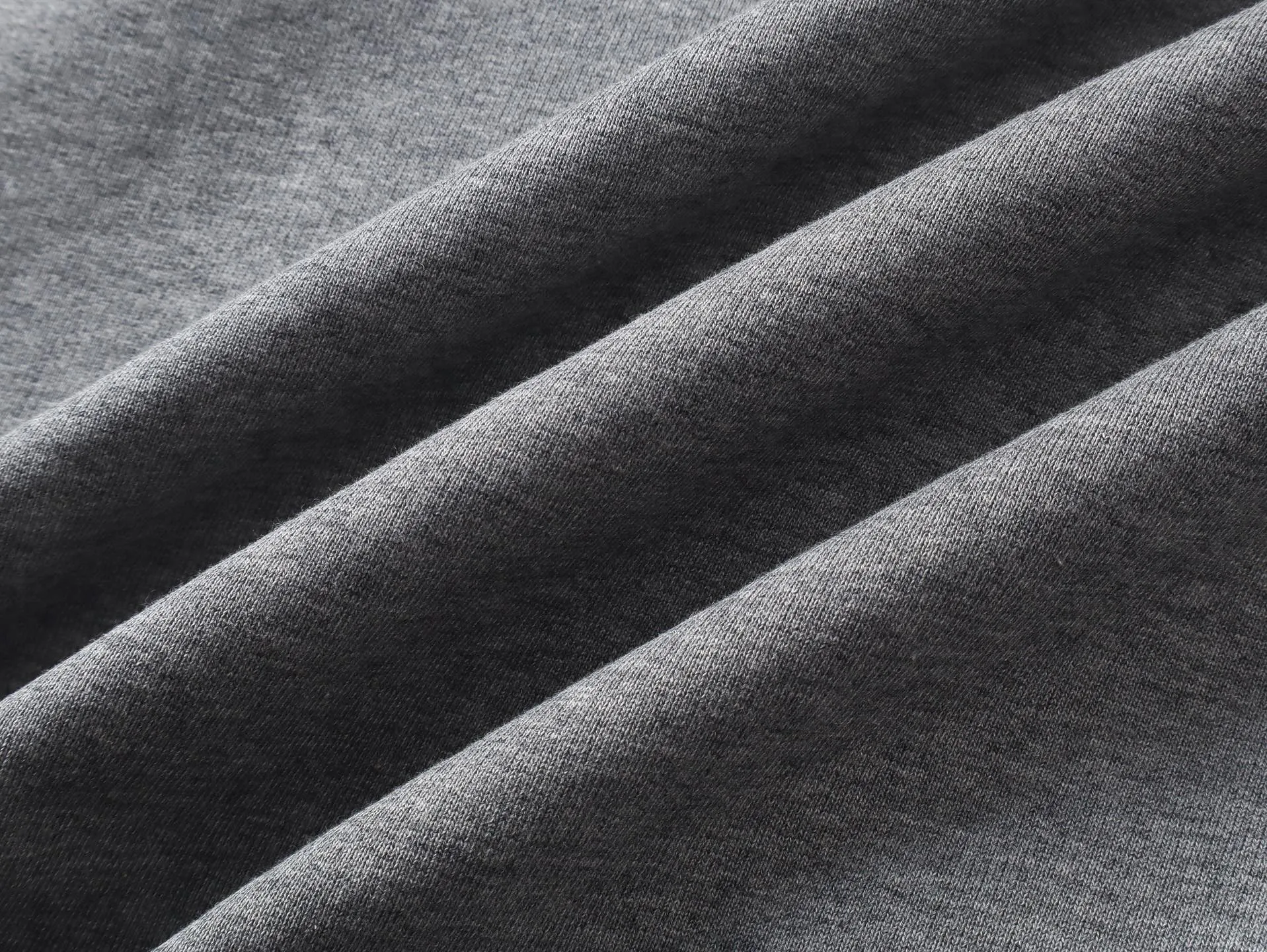 🅿️430 Real photos [Top version. Official website quality] BALENCI*GA/Paris #2025 autumn and winter new style. Fruit pattern Vintage all over embossed washed and distressed hooded sweatshirt. The fabric is made of Paris ZP custom weaving and dyeing cotton sweatshirt. Weighing 460 grams, the cloth surface is clean. The cloth pattern is clear, soft and comfortable. The threads are dyed with no color difference. The pattern printing uses environmentally friendly imported glue and computer inkjet printing. The pattern is clear, no burrs, and has a strong three-dimensional effect. The garments are washed and worn. All colors are synchronized with the brick cabinets, custom woven and dyed, and will not fade. Different market currencies. The version adopts OS loose shoulder design. Same style for men and women. Code: BL259907 Color: floral gray, pink Size: XS S M L