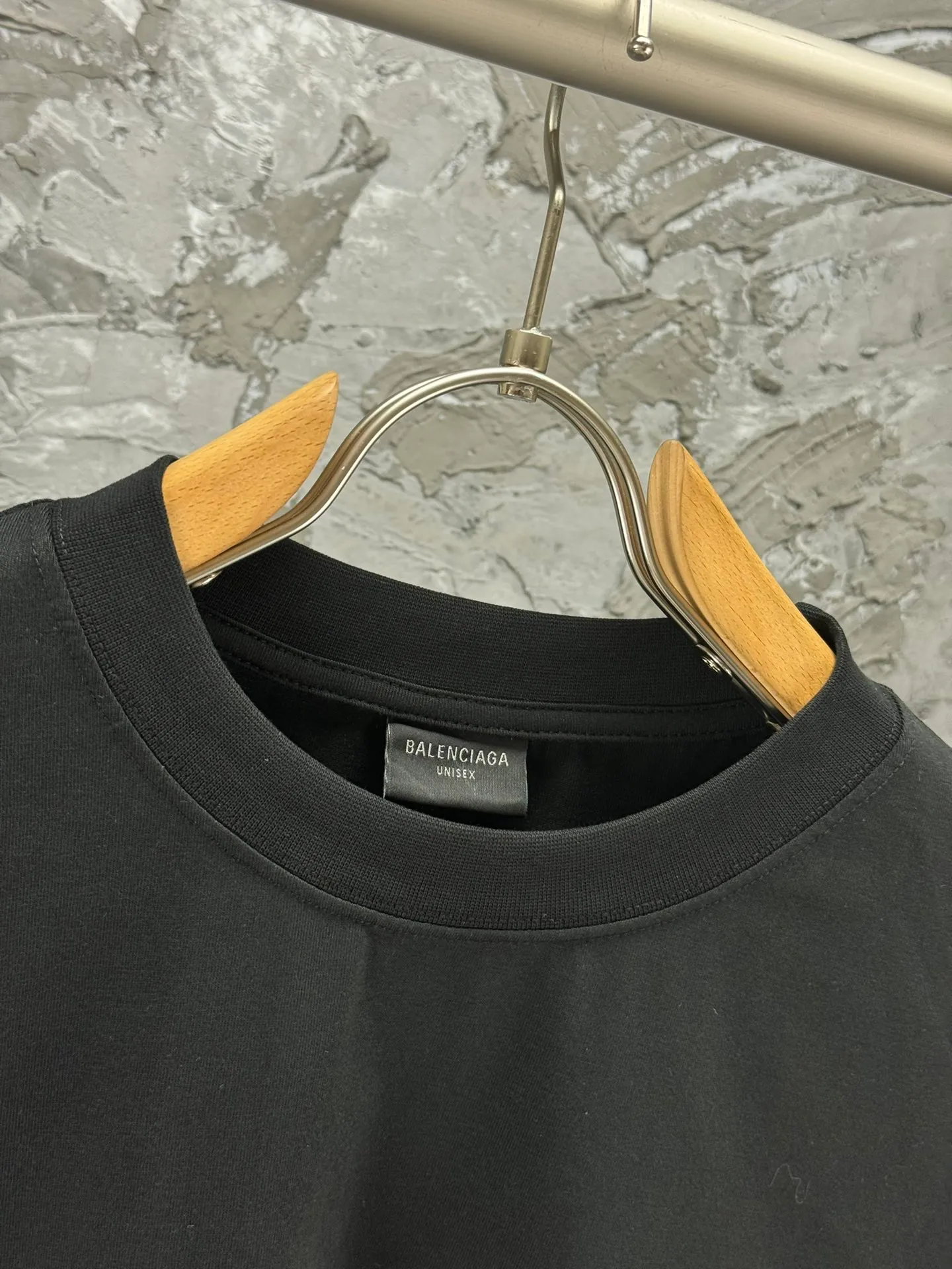 🅿️250 BALENCI*GA Paris ⅹ "Need for Speed: Gathering Joint Direct-Injection Printing Long-sleeved Fabric uses 280g Paris-specific double yarns with a high weight of 1:1 double yarn rib. The front and rear panels use imported Kornit machine direct-injection printing technology. Two high-temperature setting washes. os dropped shoulders, loose version, same style for men and women -Color: ivory white black -SIZE: XS S M L Style No. 8601#