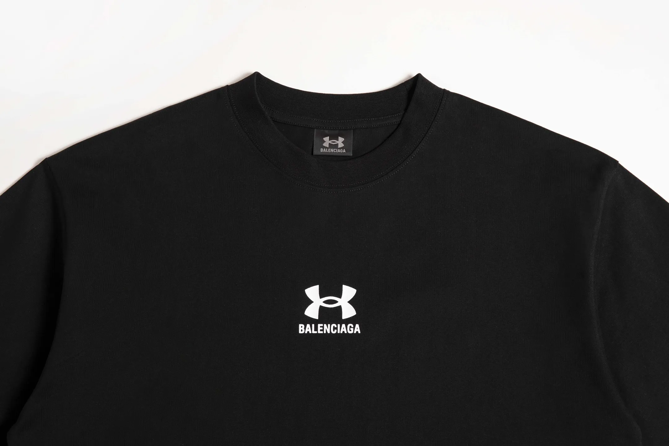 🅿️160 9182# Detailed picture Top version [[BALENCIA*GA] Official website quality New Paris joint Under Armor printed short-sleeved T-shirt OS version Loose dropped shoulders Unisex style Fabric: 260g 100% cotton double yarn Technology: Front and rear panels left and right sleeve printing Garment wash Shape solid Color: Black Size: XS S M L