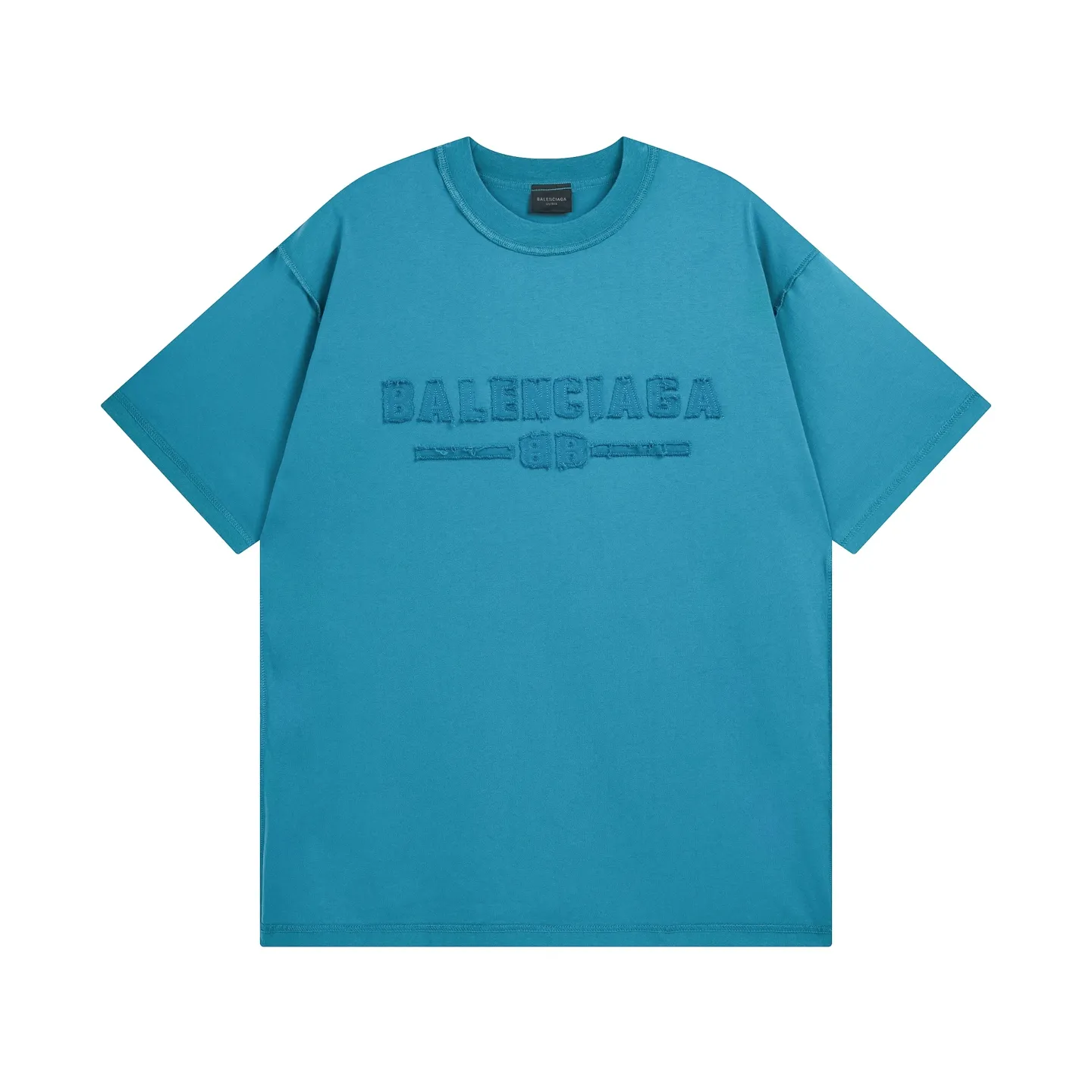 🅿️200 Actual pictures [Top version. Official website quality] BALENCI*GA/Paris #2025 new style washed short-sleeved T-shirt with letter LOGO chest patch embroidery, ready-to-wear stitching on the reverse side, ready-to-wear wash, full of design sense. Welcome to compare. The fabric is made of Paris ZP custom-woven and dyed cotton double yarn, weighing 260 grams, the cloth surface is clean. The cloth pattern is clear, soft and comfortable. The threads are dyed with no color difference. The classic letter LOGO is embroidered with imported Tajima embroidery machine. The effect is three-dimensional. Restore the brick cabinet, adopt OS loose shoulder style. Same style for men and women. Code: BL253639 Color: washed black, matte blue, green Size: XS S M L