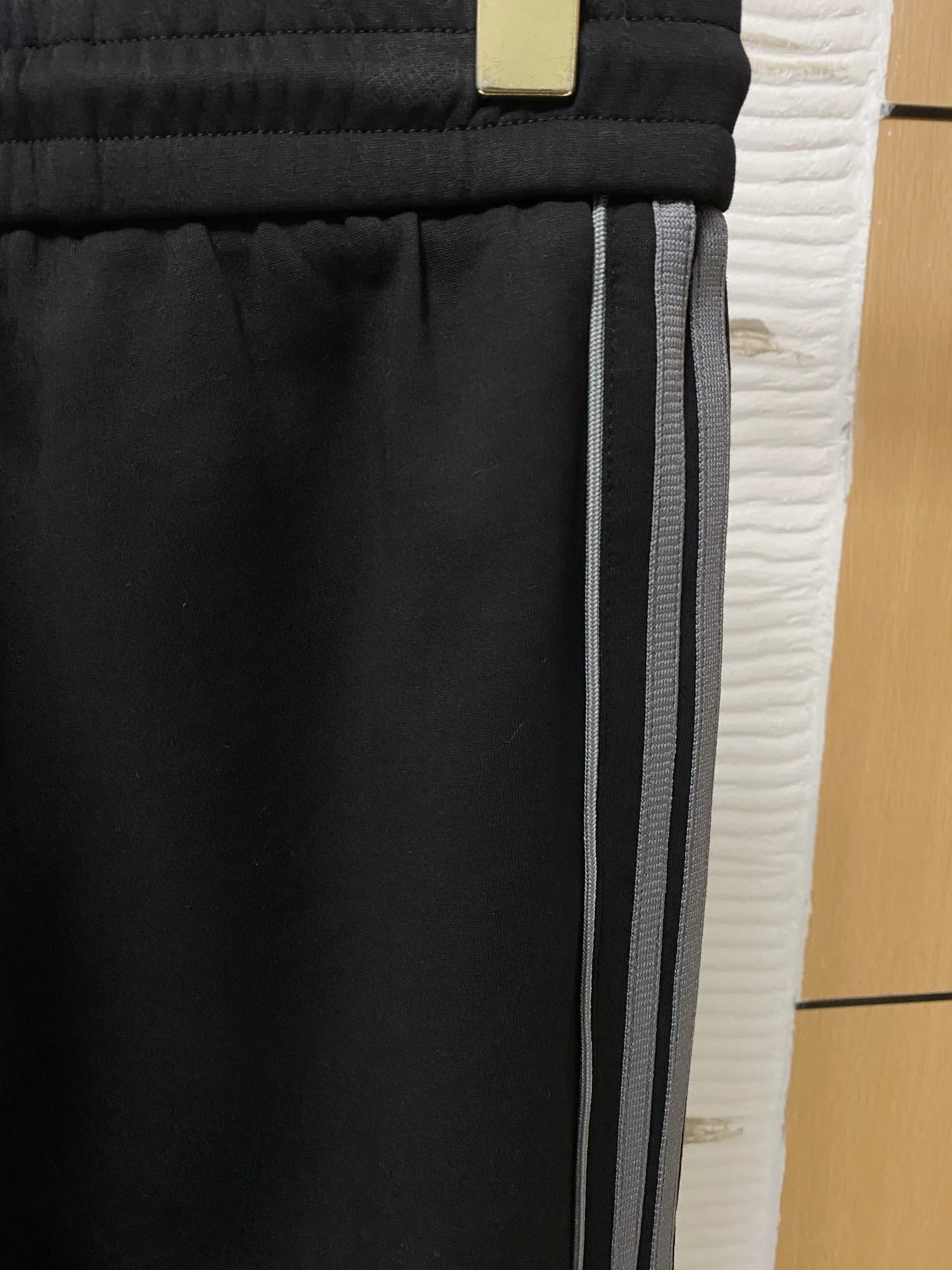 🅿️720 [BALENCIAGA] Hot-selling suit is coming. Focus on the original version of the official website. 2025 new hot-selling cardigan and sweatshirt suit. The original order is the best. 🇭🇰The meticulous work of top designers is dedicated to a fitting and perfect upper body effect. All-natural high-quality Tencel Roman cotton 100%, close-fitting comfort, noble and elegant! Original hardware embodies elegance and nobility! Counter size: M-3XL (maximum wear up to 190 pounds)
